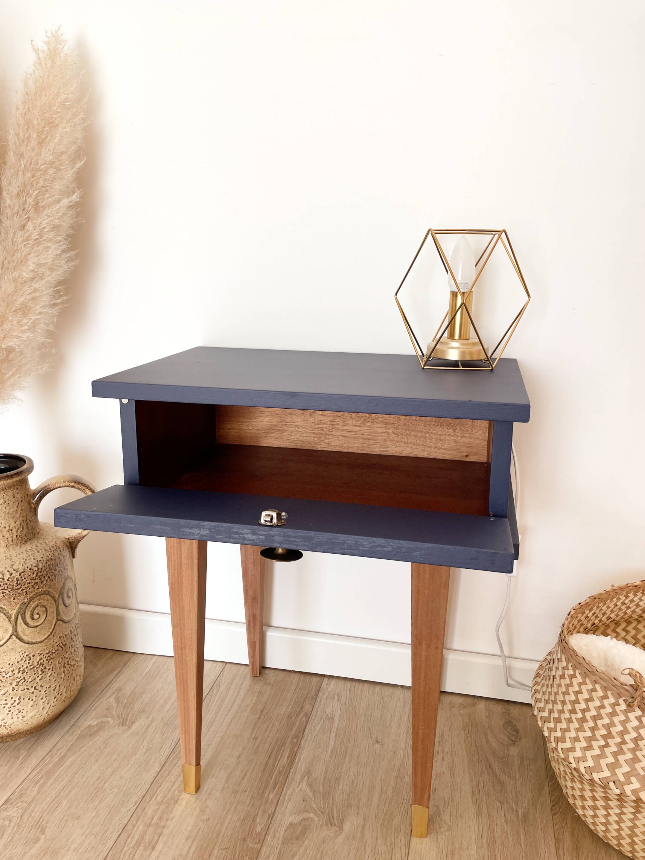 Vintage bedside table, tapered legs - Sèvres blue