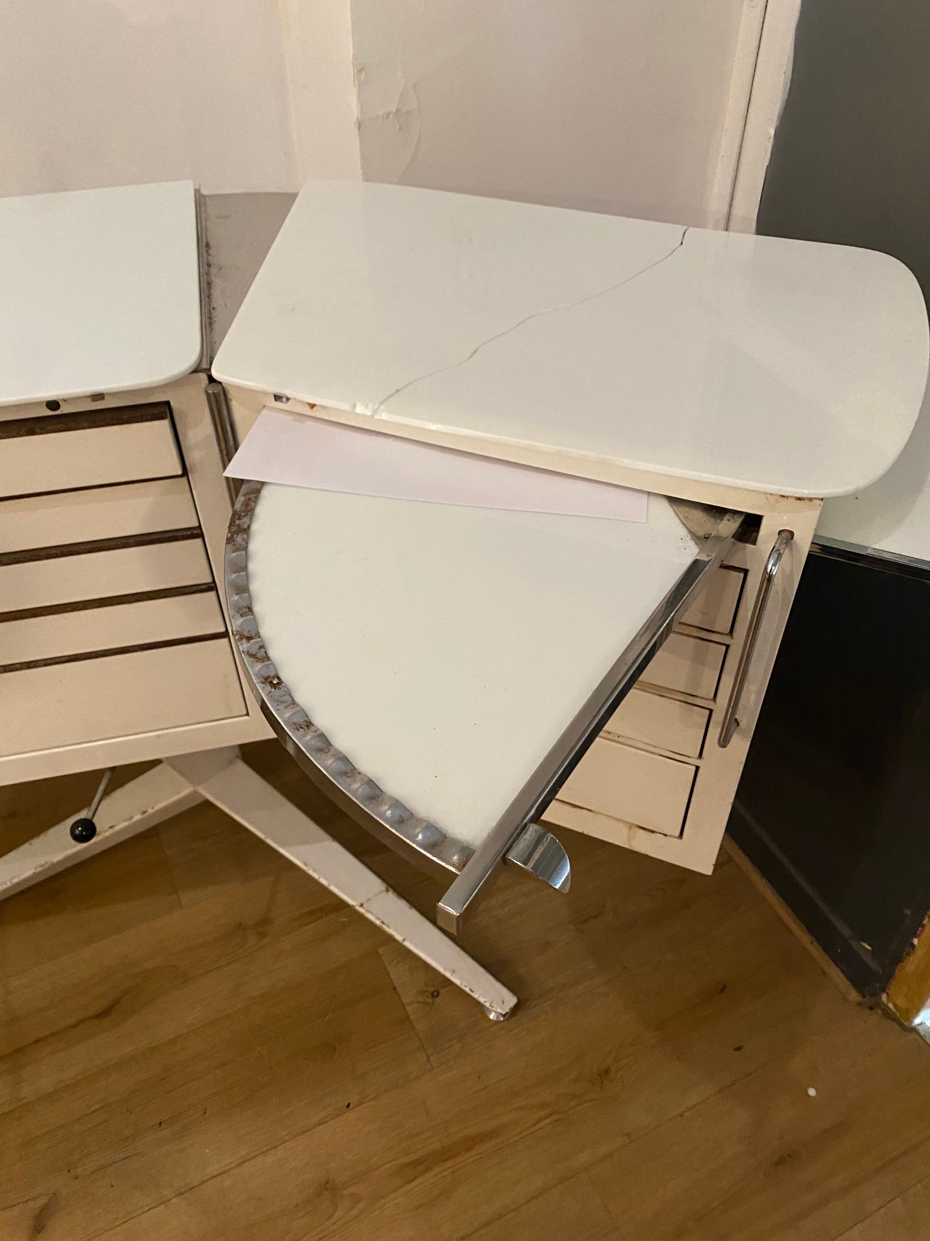 Gallus dentist furniture by Pininfarina 1960s