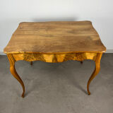 Table Louis XV noyer blond, début 19ème