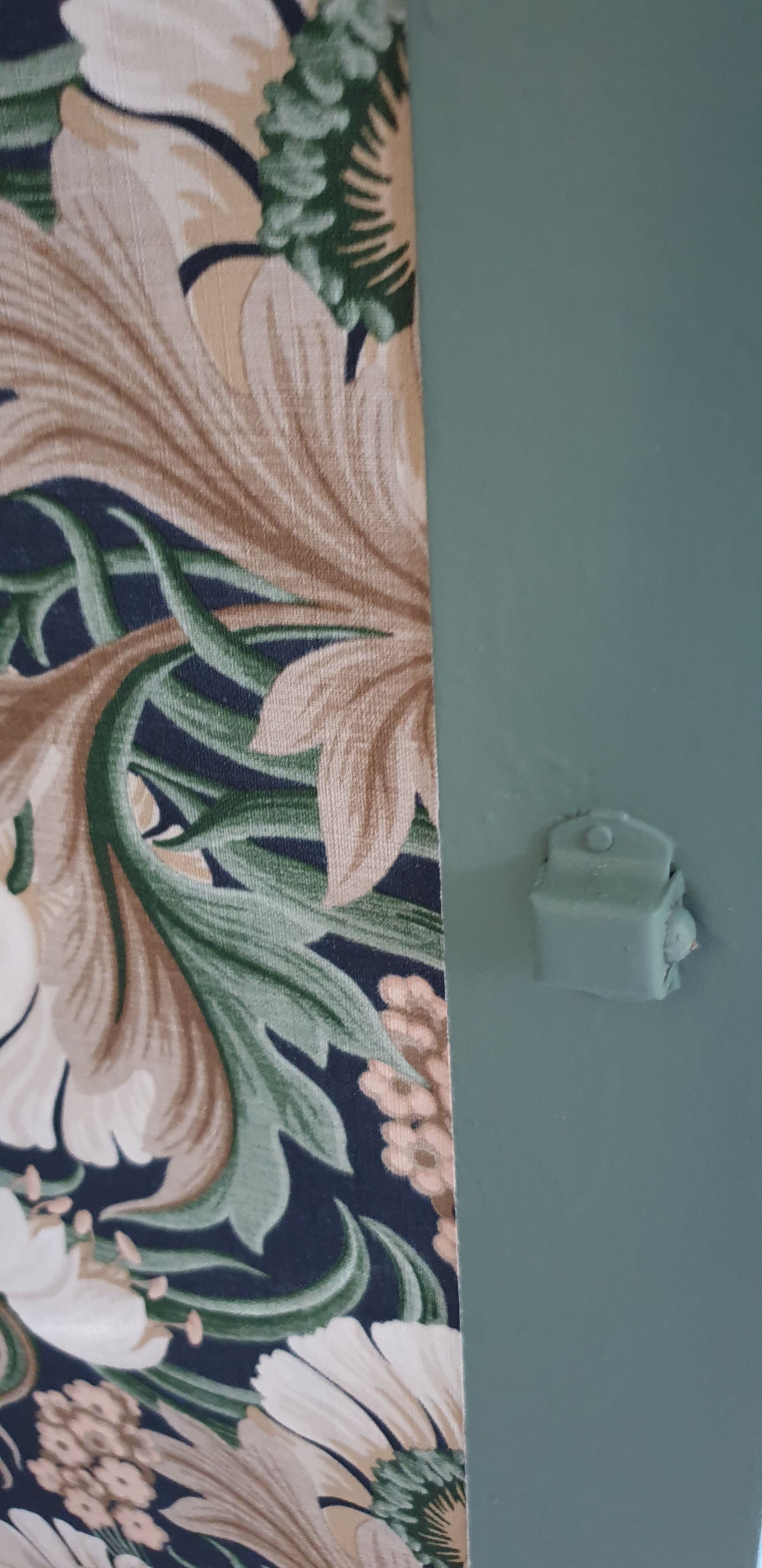 Green Parisian buffet