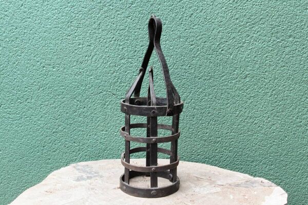 Suspension cage en fer forgé riveté