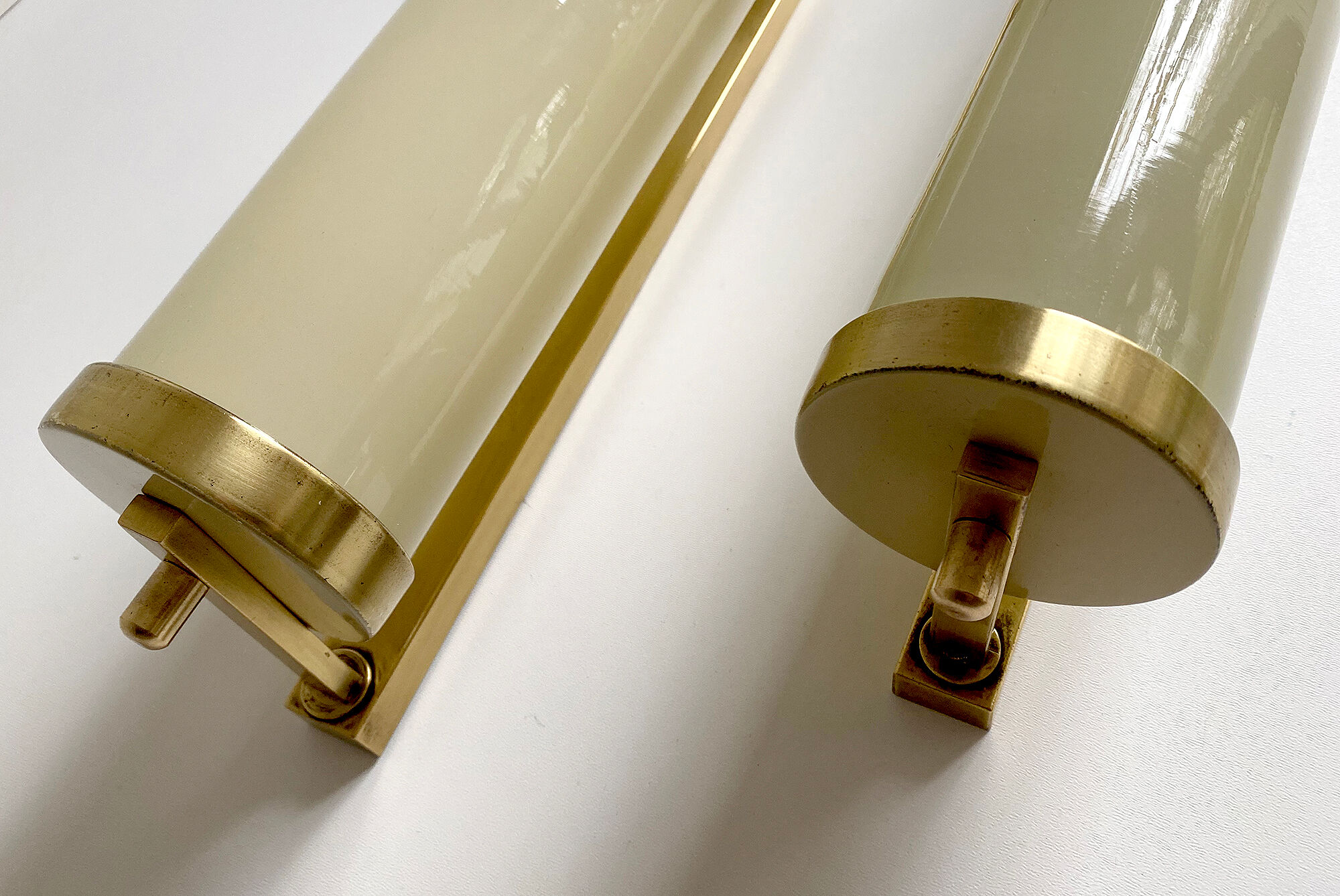 Paire d'appliques vintage art déco années 30, laiton opaline