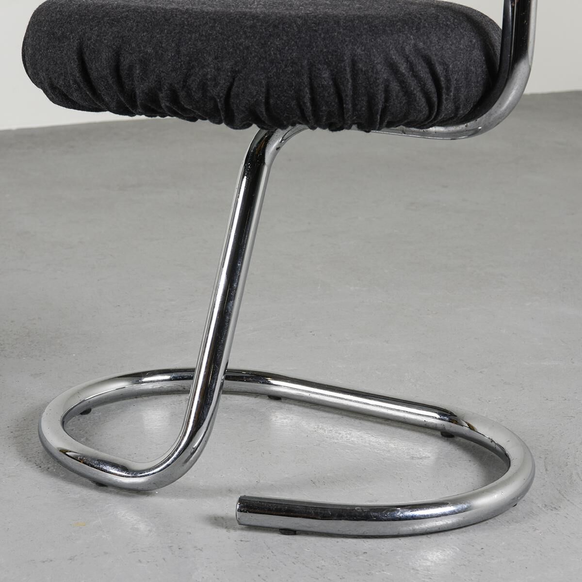 Lot de six chaises "Cobra" par Giotto Stoppino, circa 1970