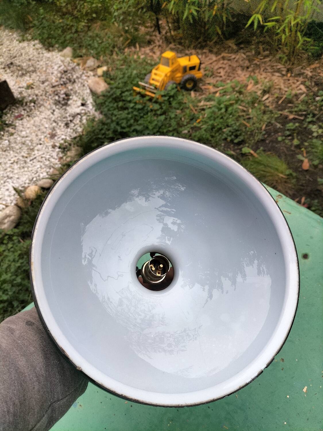 Green opaline suspension