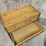 Vintage pine chest of drawers.