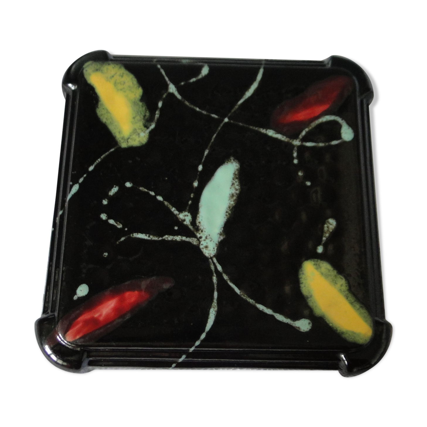 Antique underside in black ceramic enamelled modern and colorful décor