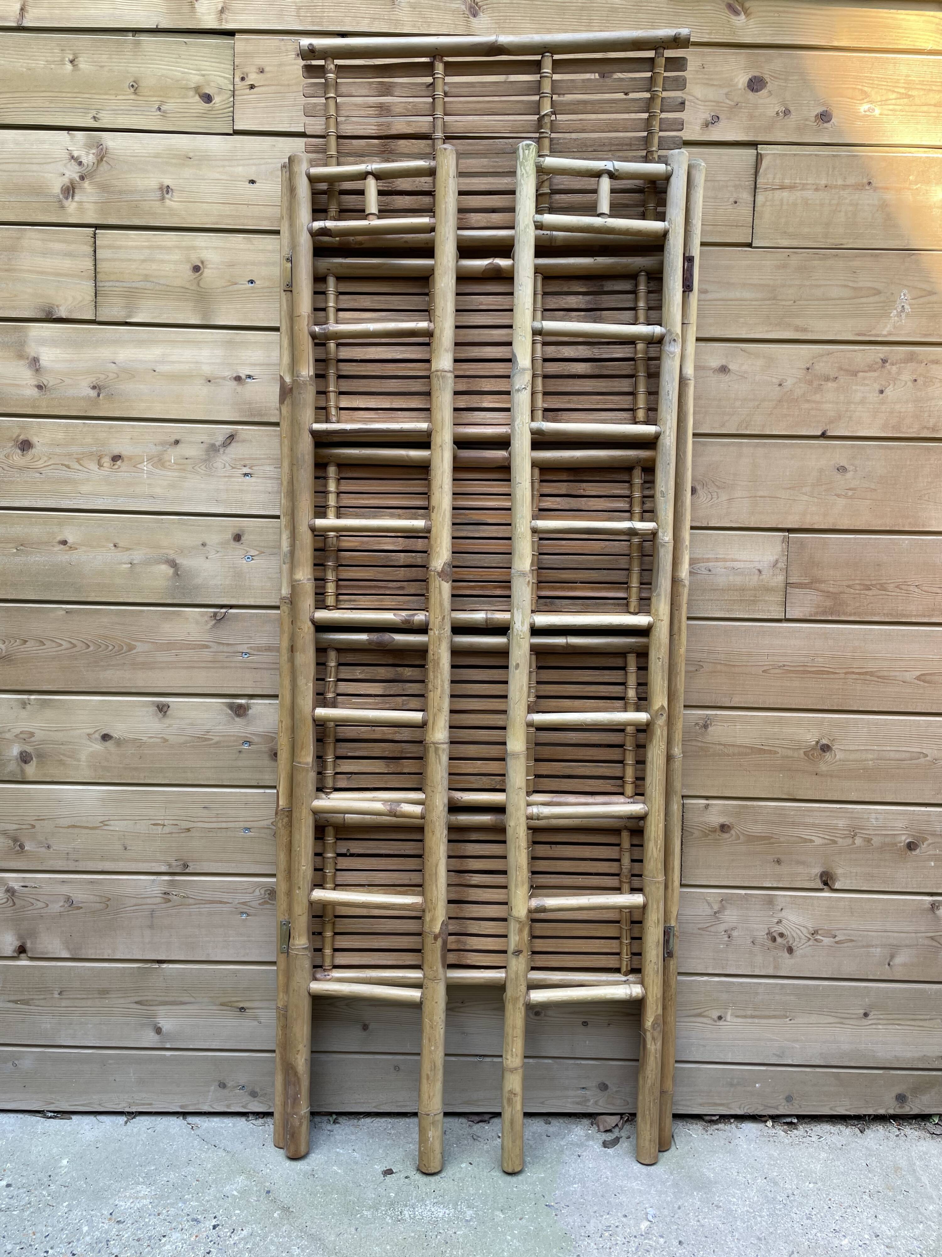 Foldable vintage bamboo bookcase