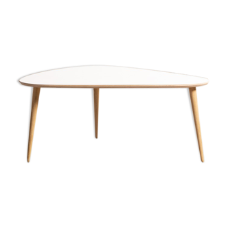 Table basse tripode avec plateau blanc