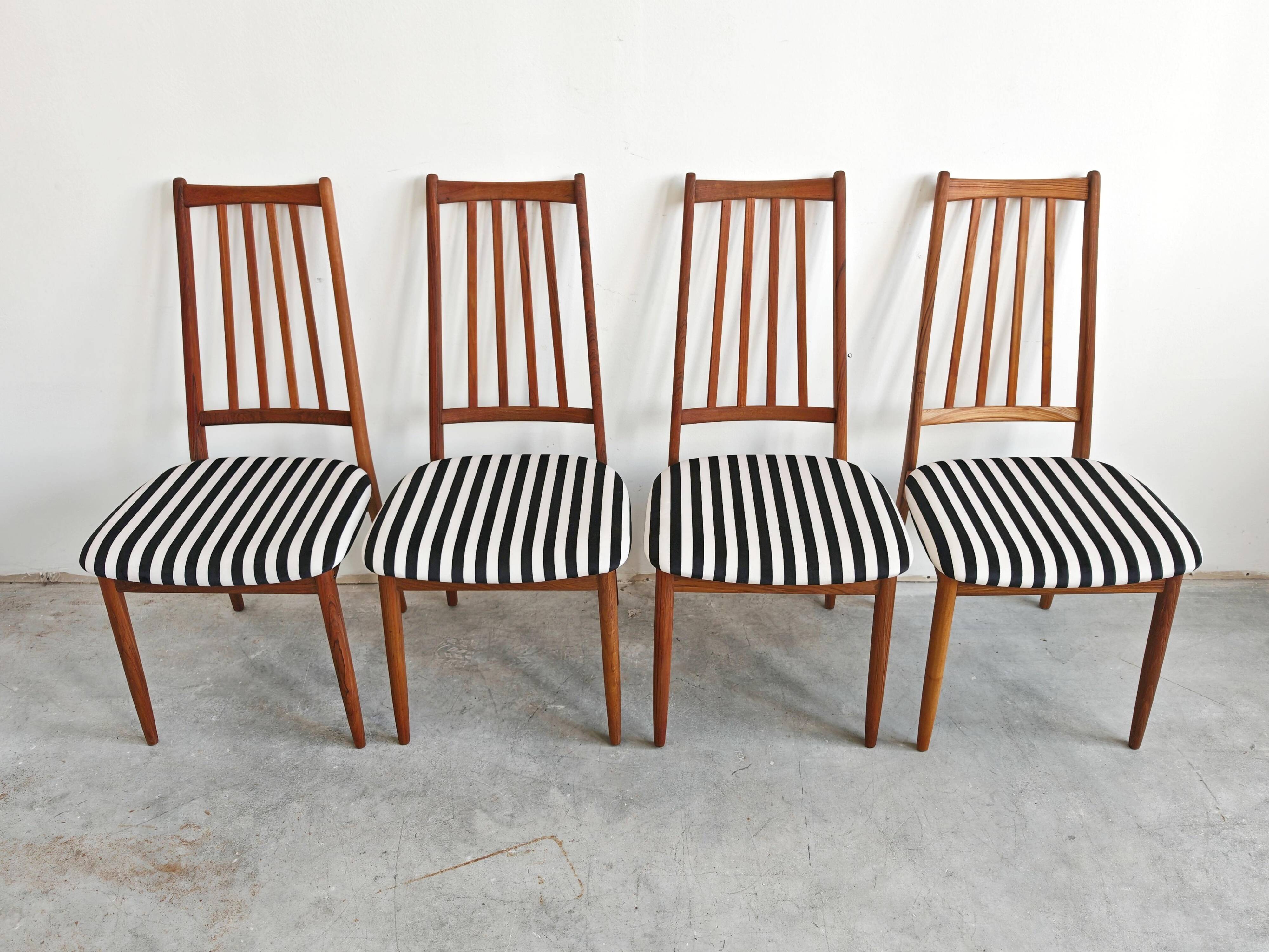 Ensemble de 4 chaises Mid-Century Modern en teck massif 1960