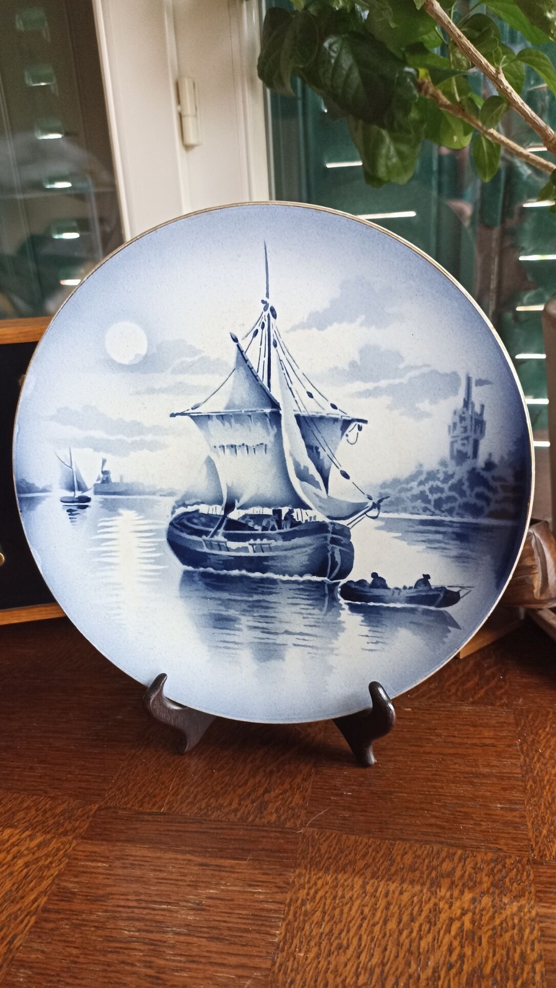 Marine decorative dish of the 30s by Saint-Amand