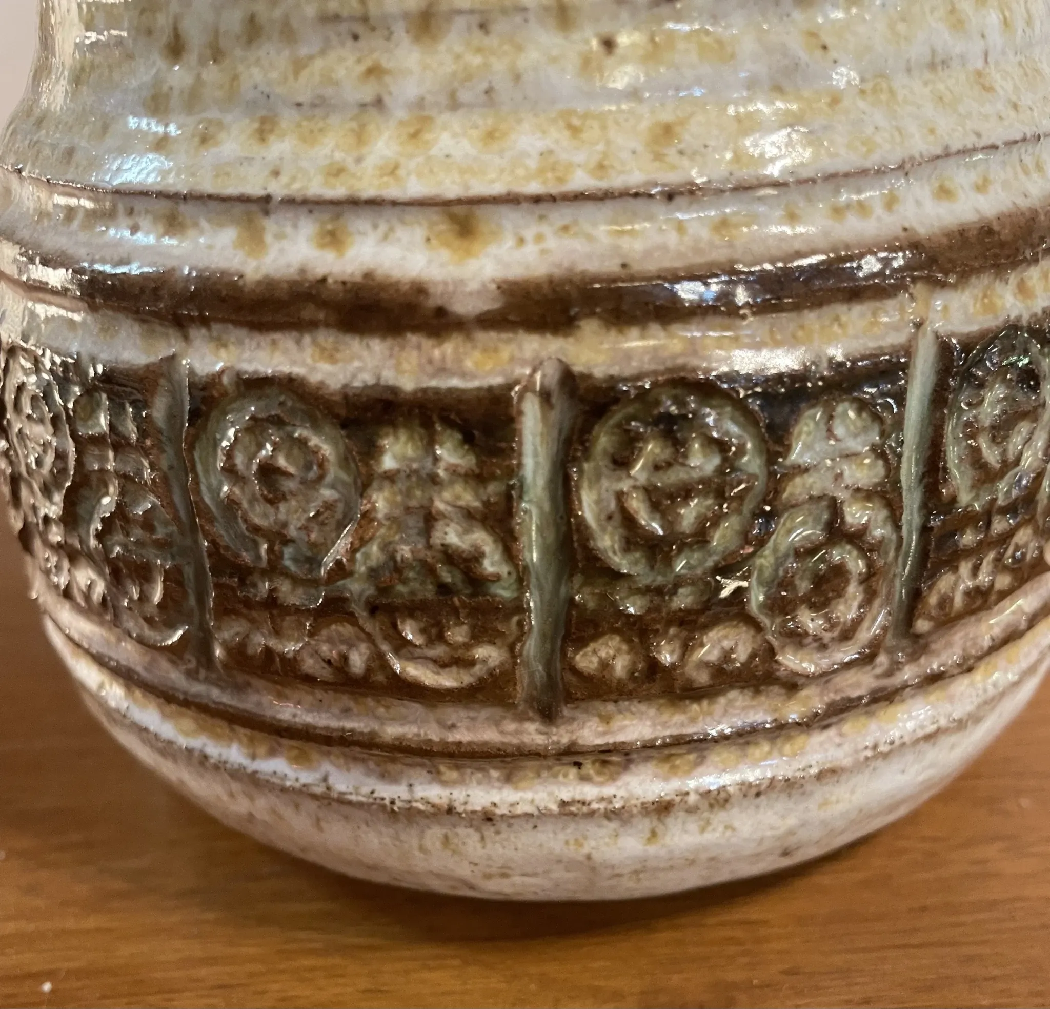 Vase en grès signé Giraud