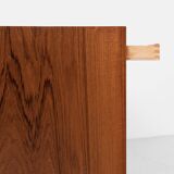 Midcentury Danish lowboard in teak with 2 sliding doors by Hundevad 1960s - 108cm