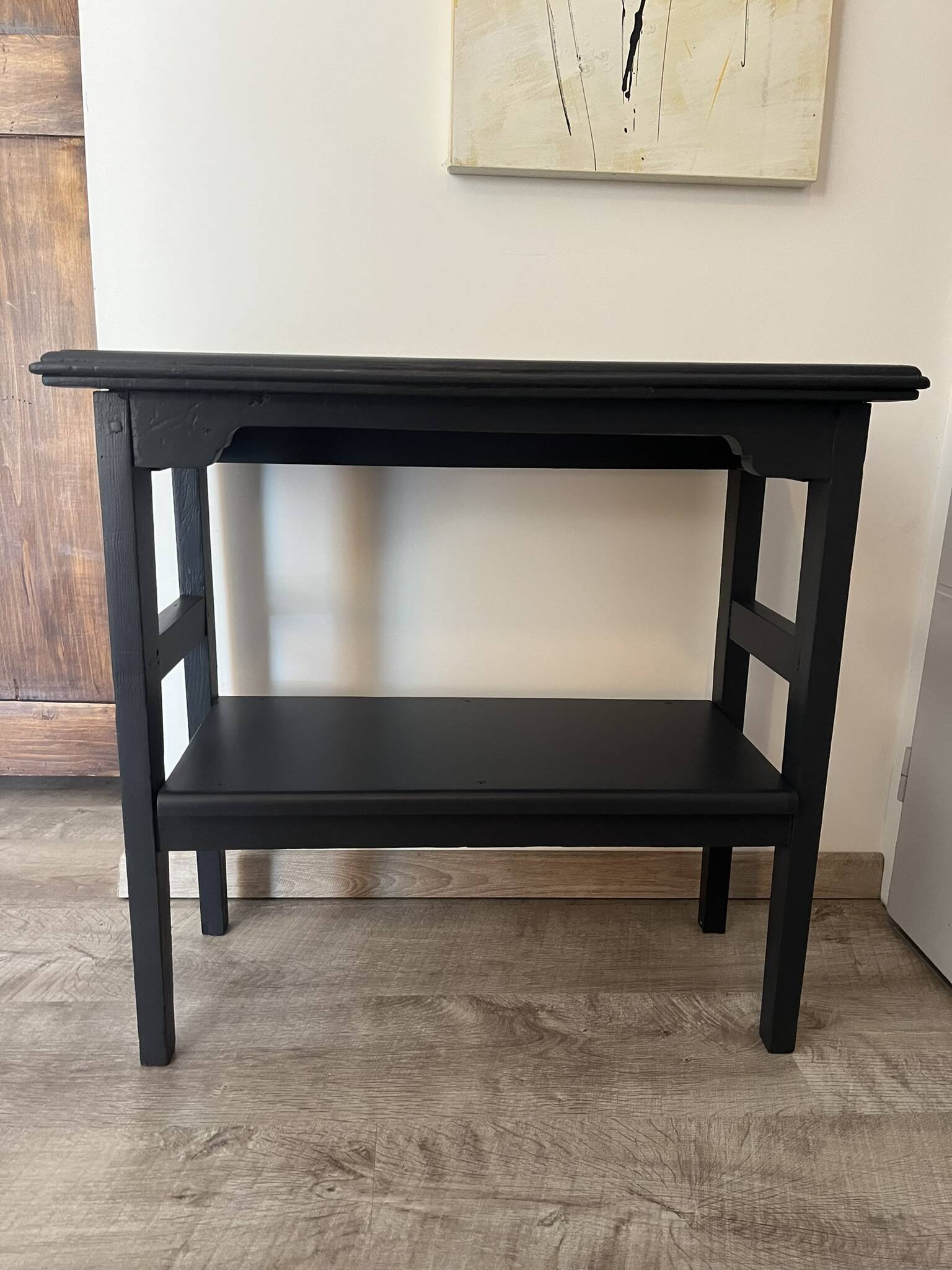 Renovated entrance console – Tailcoat finish