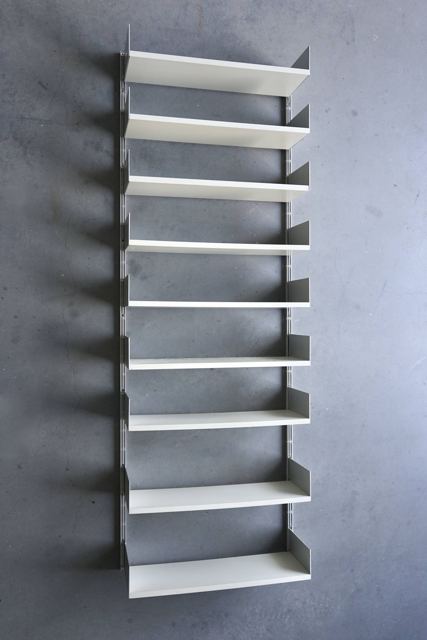 Wall Shelving Unit model 606 by Dieter Rams for Vitsoe. 1960s