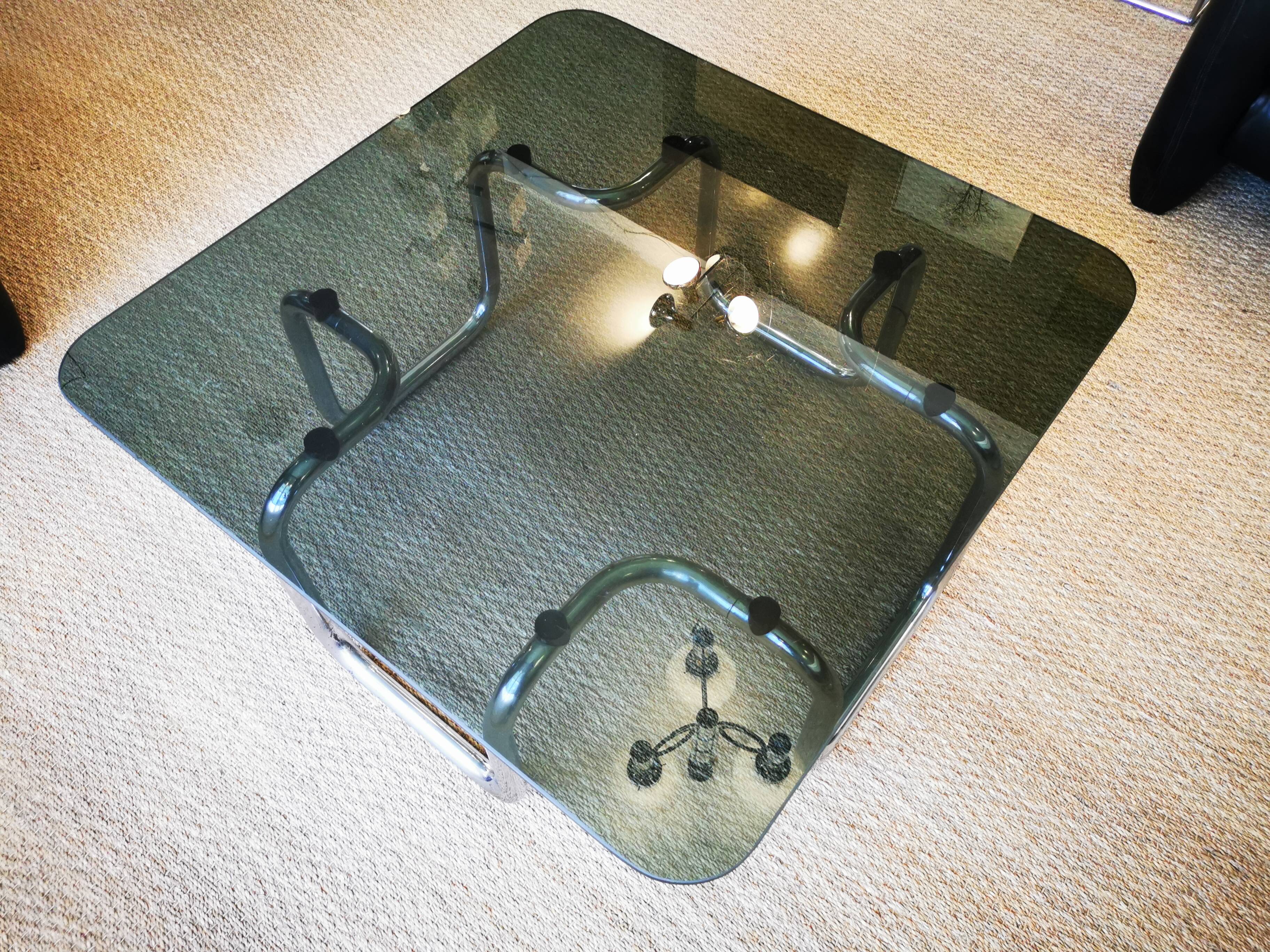Italian design coffee table, Bauhaus style, 70s
