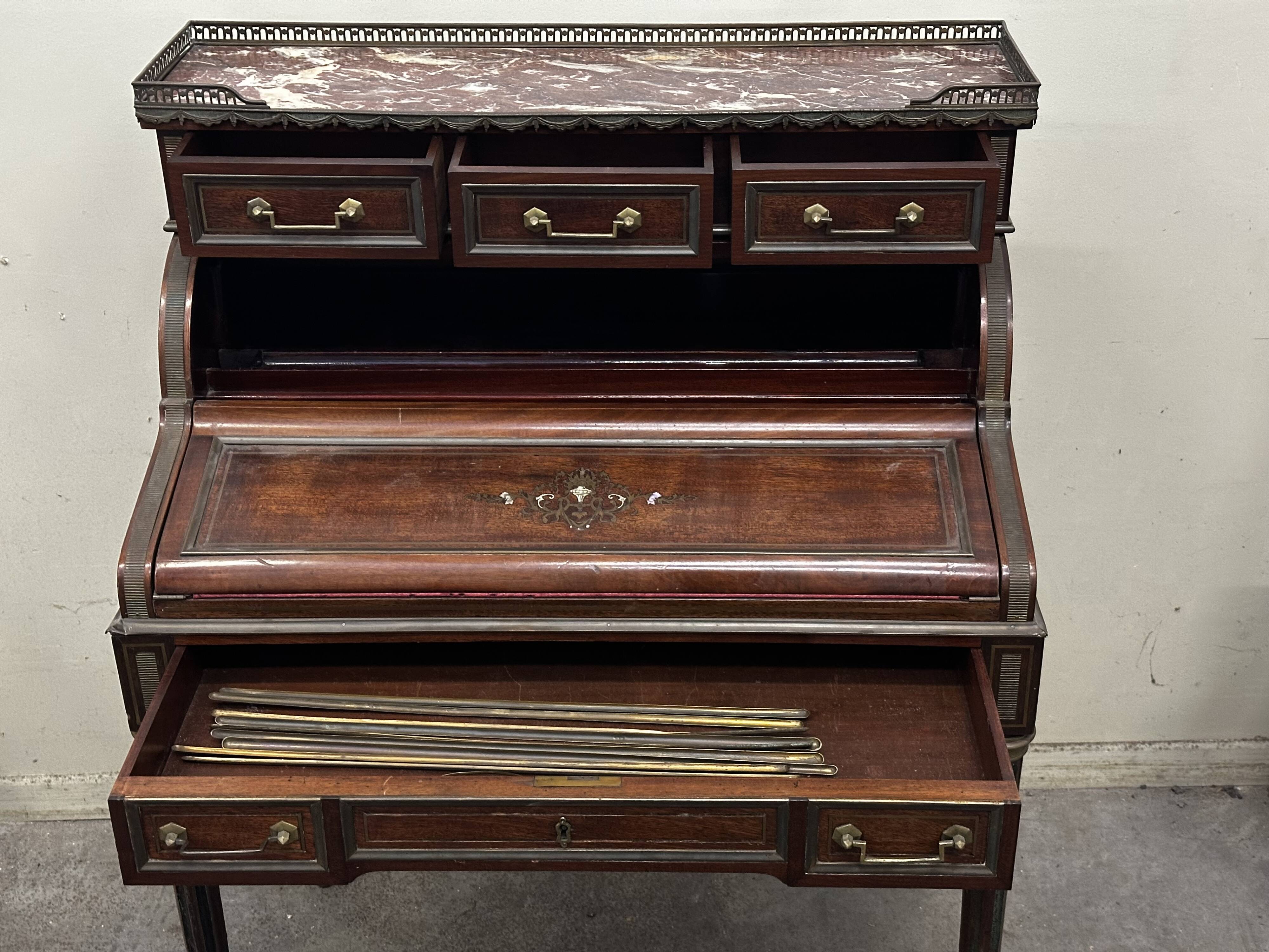 Secretary - Bonheur du Jour with pearly Louis XVI style system