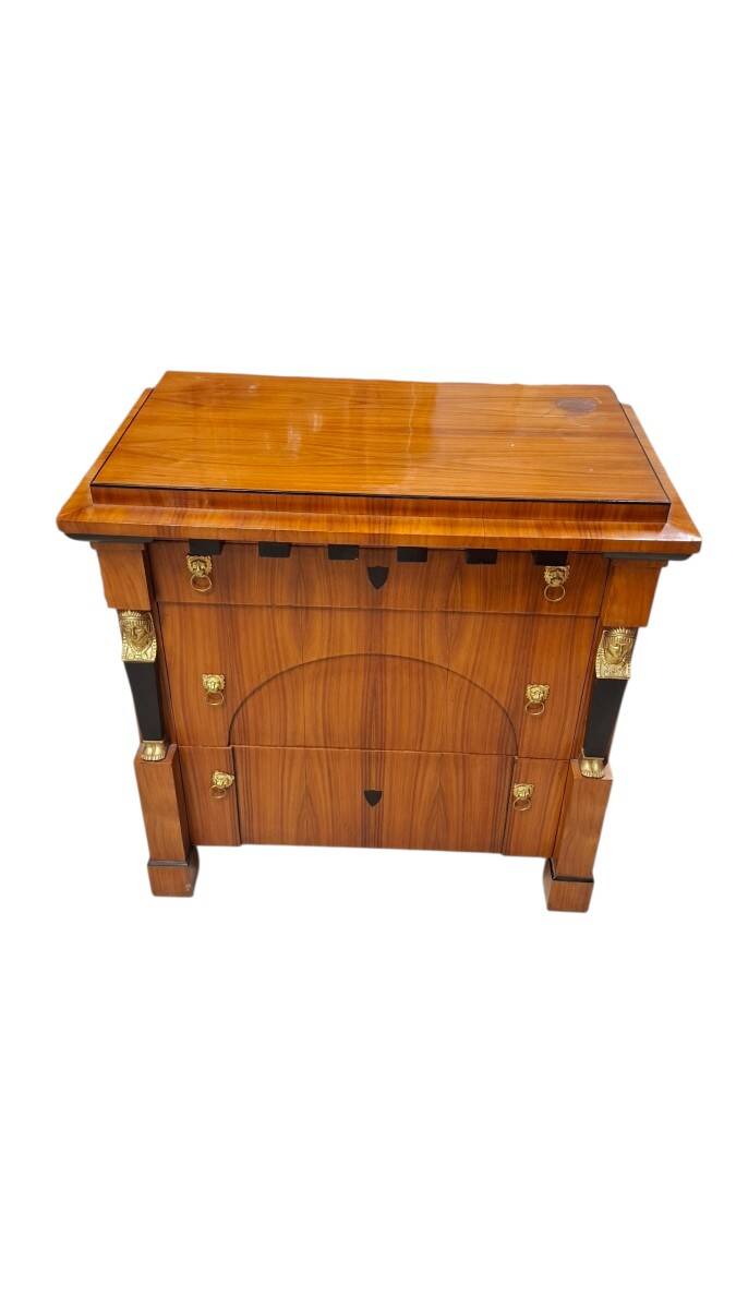 Commode de style empire