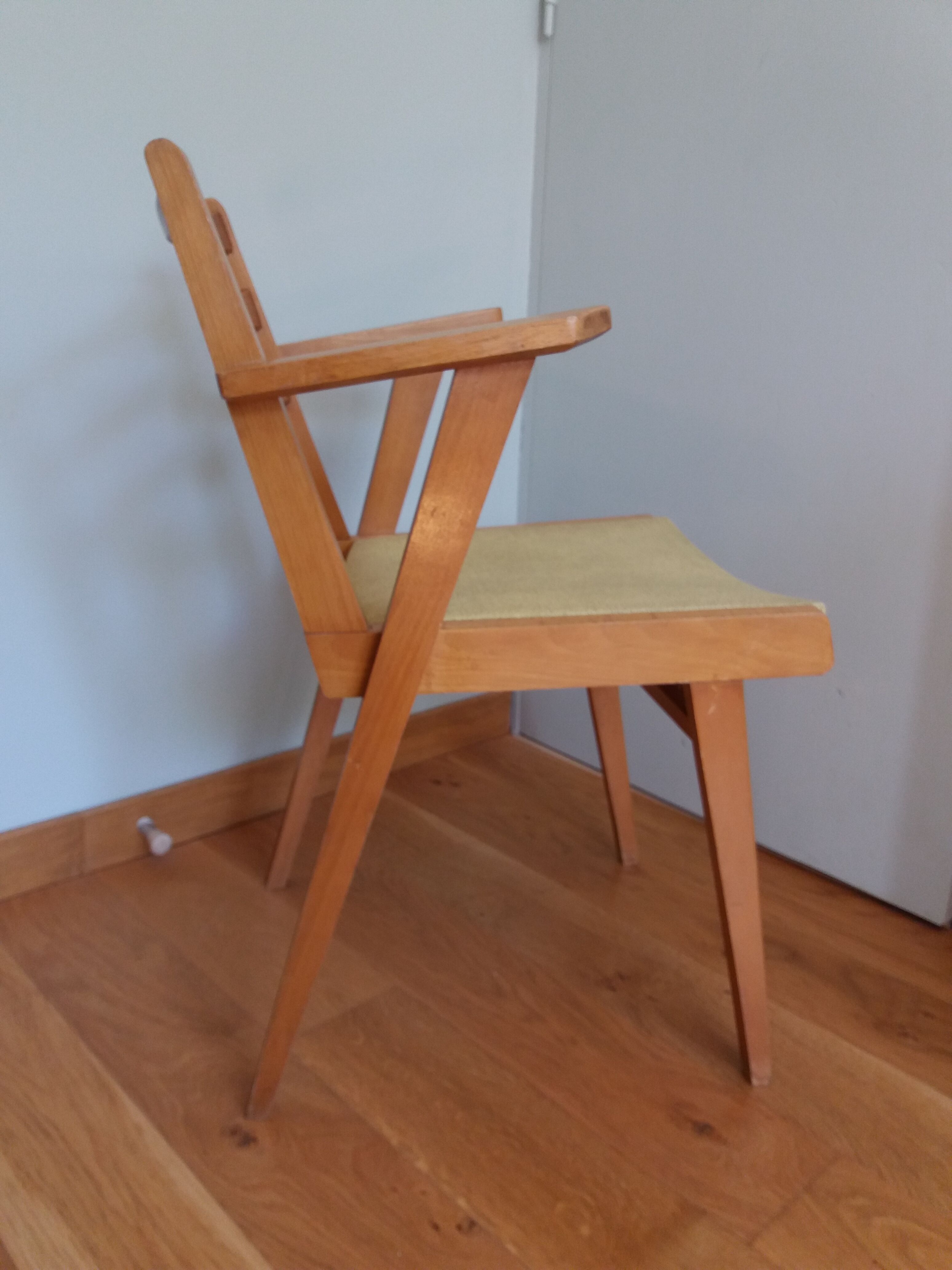 Bridge chair with armrests Scandinavian style yellow skaï
