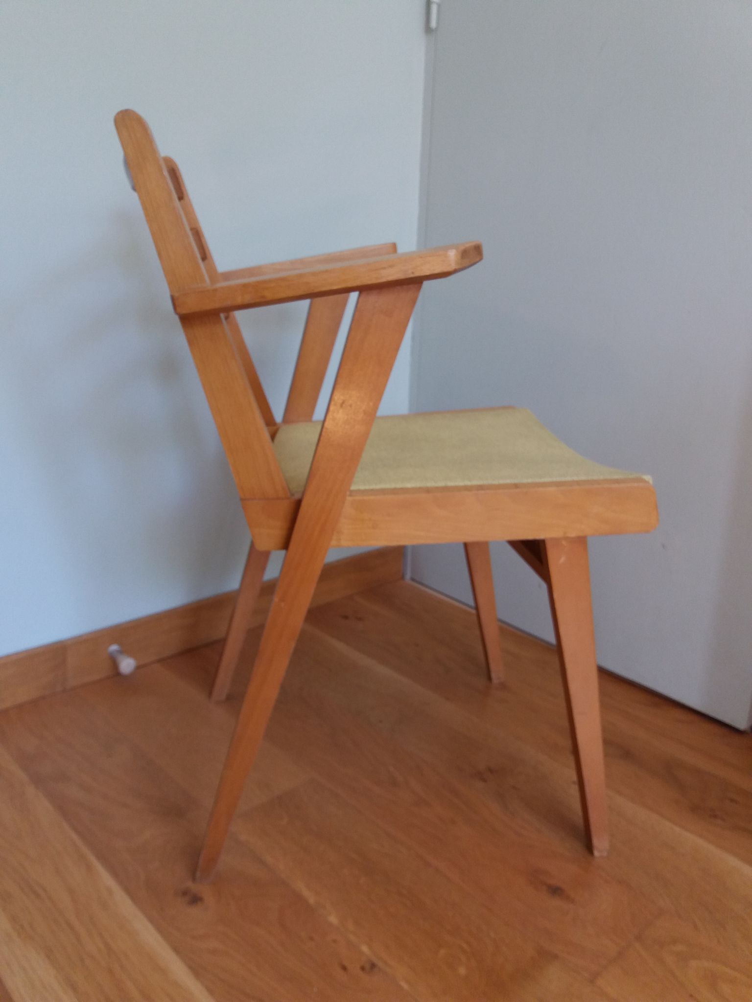 Bridge chair with armrests Scandinavian style yellow skaï