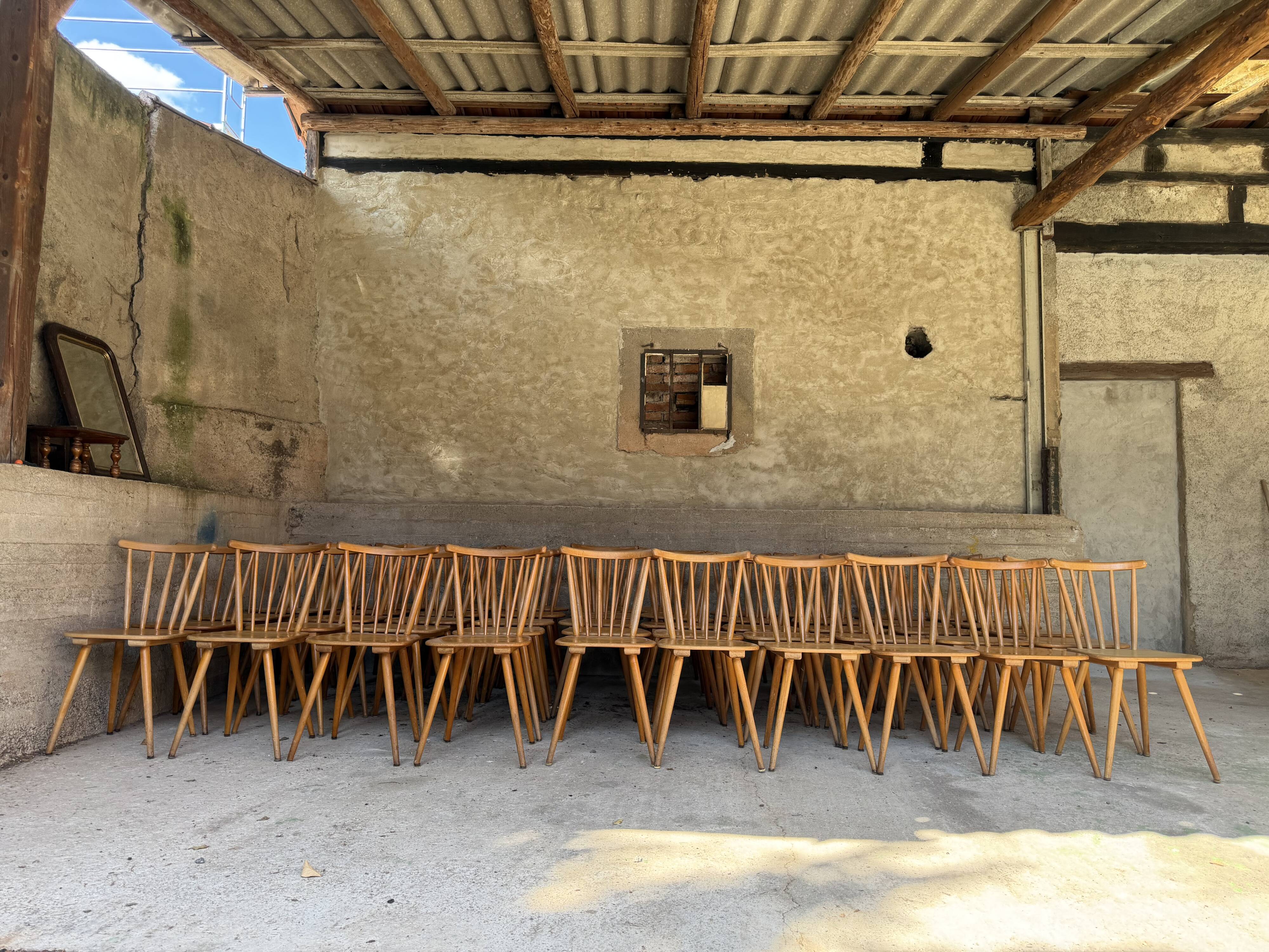 Lot de 50 chaises bistrot design scandinave