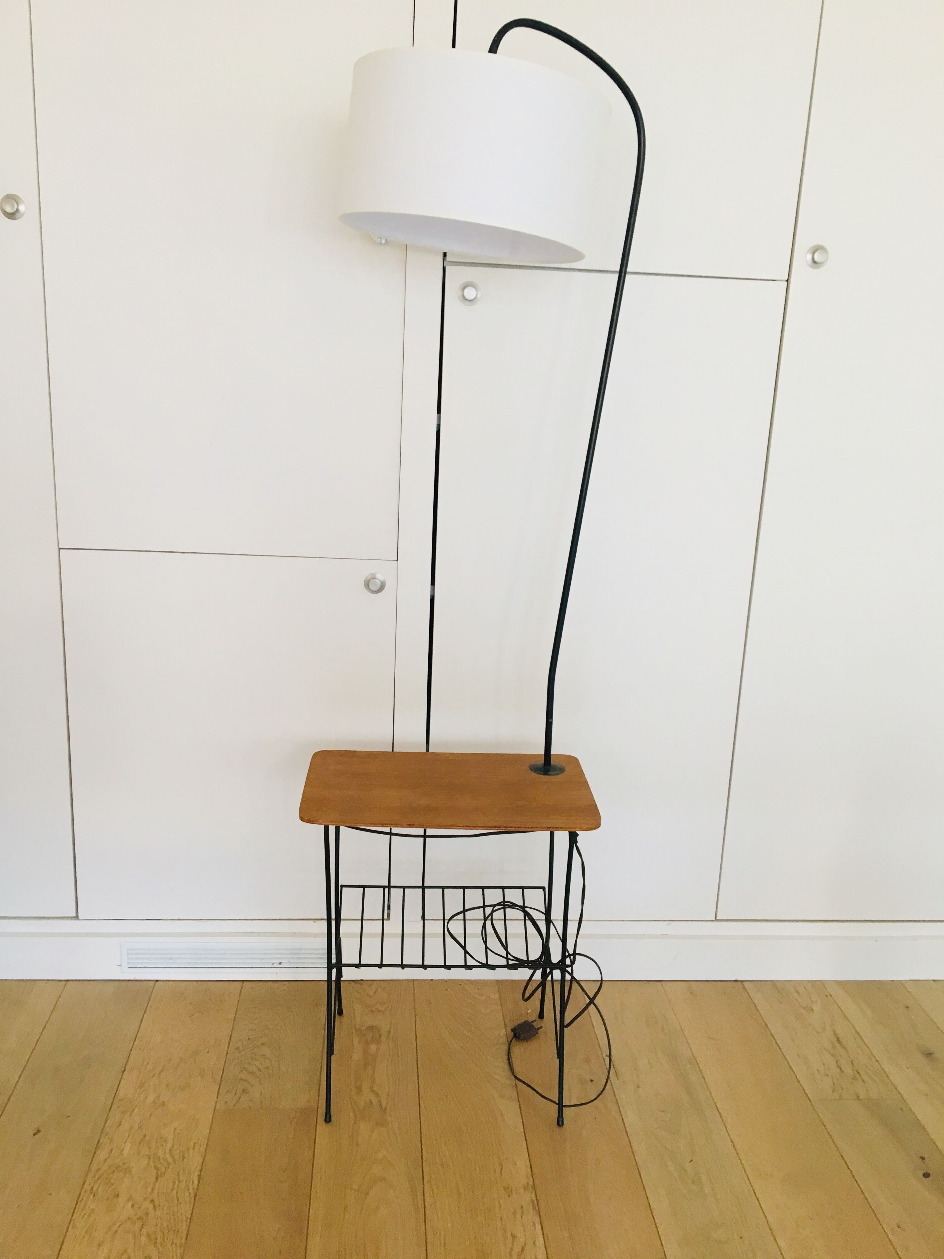 Vintage lamppost, reader