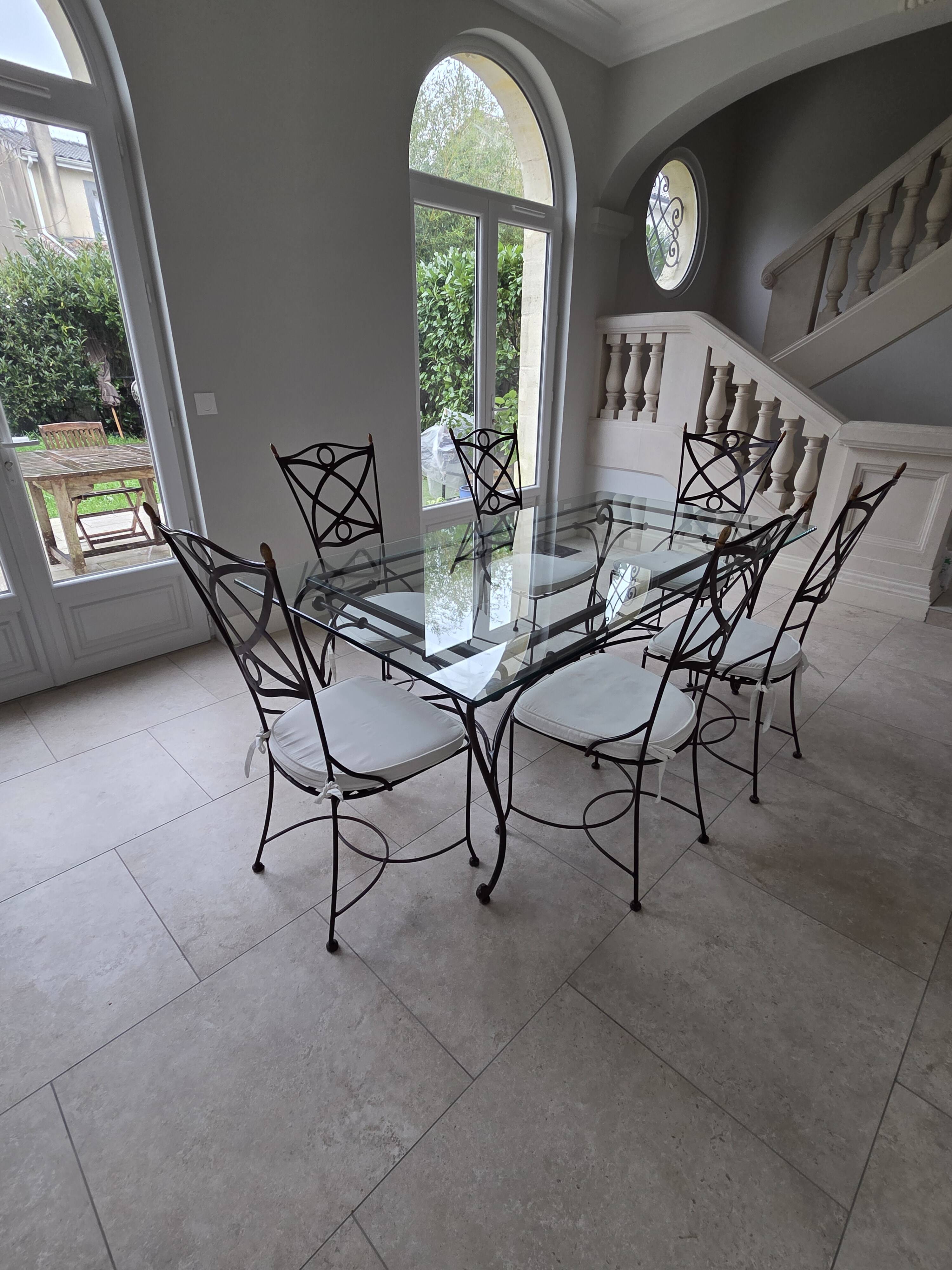 Glass table for 6 people with chairs