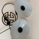 Paire de suspensions vintage en opaline blanche
