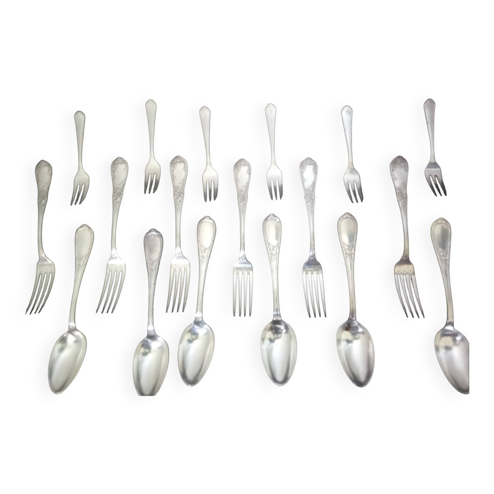 200 pieces of Russian silverware (spoons, forks and knives).