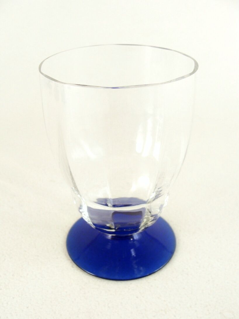 8 1930 glasses blue feet