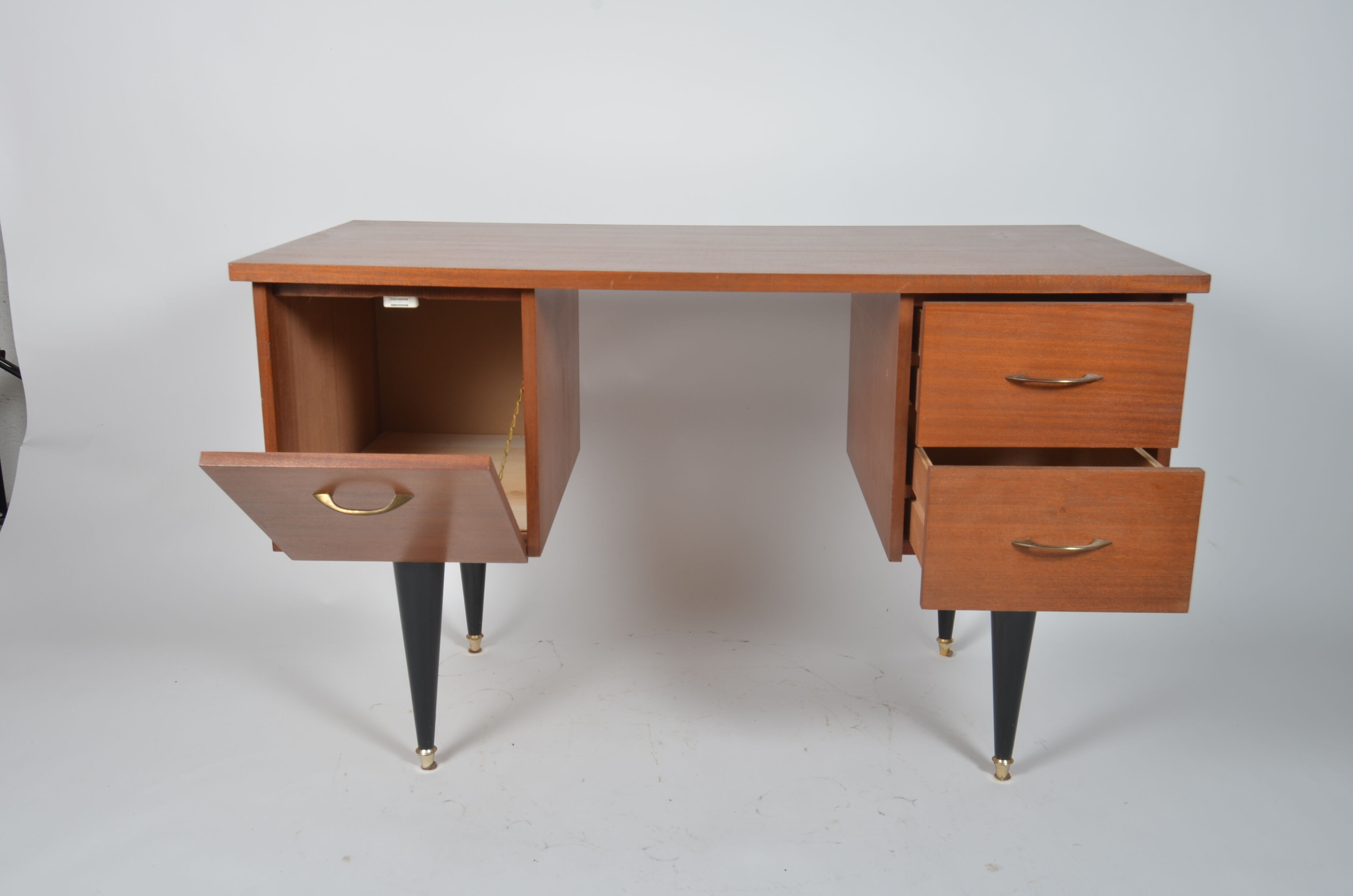 Desk feet compass 1960