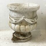 Pair of Médicis vases in reconstituted stone