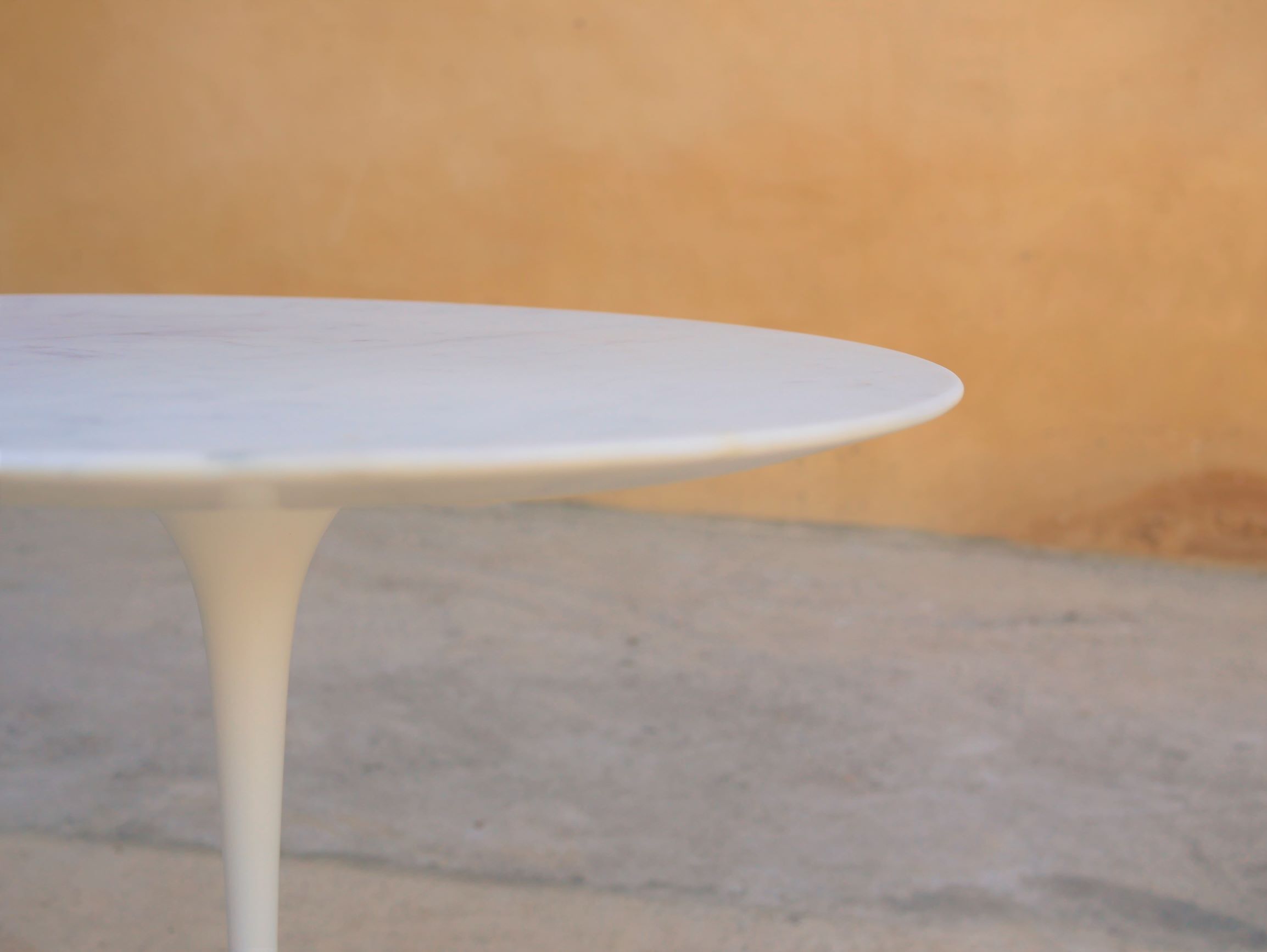 Tulip side table by Eero Saarinen for Knoll International Editions