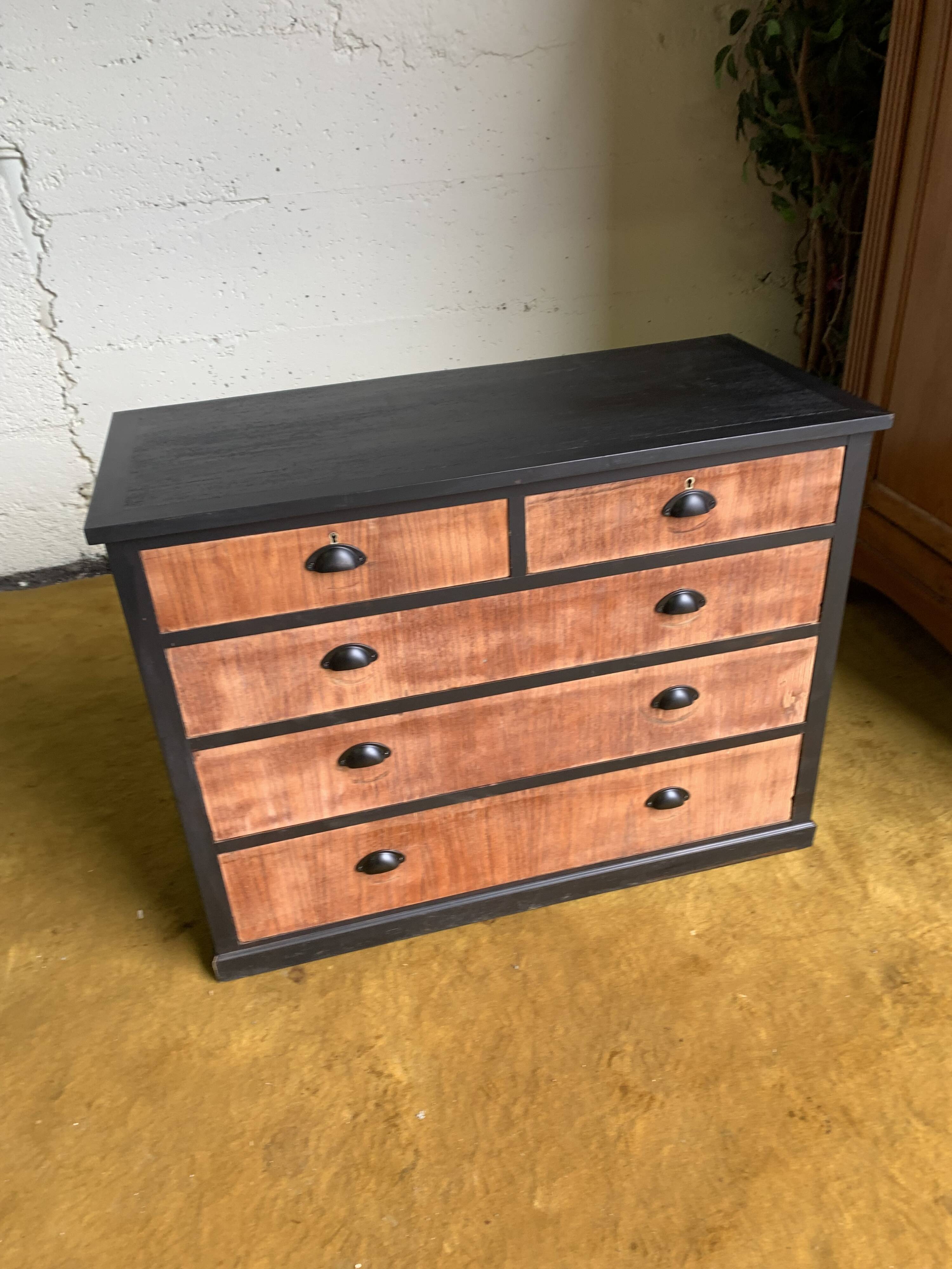 Raw chest of drawers
