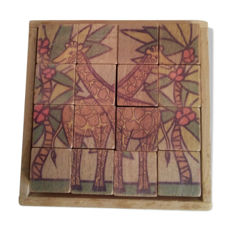 Cube en bois ancien