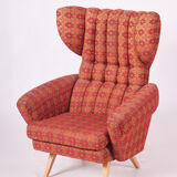Fauteuil Rouge Midcentury Wingback, État d’origine, fabriqué en Tchéquie des années 1950.