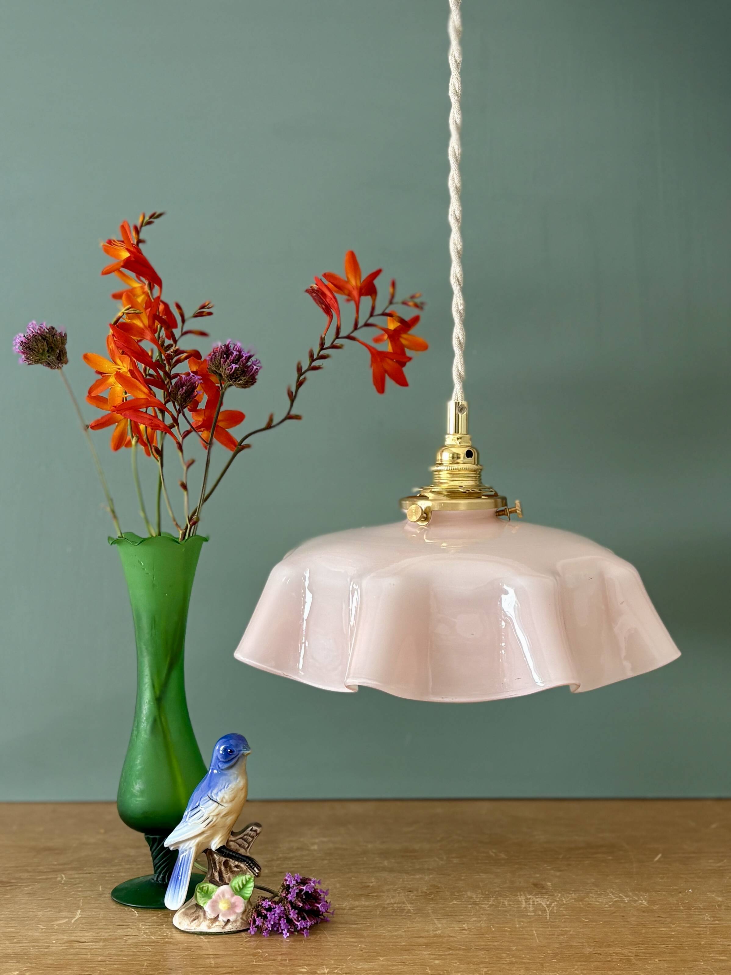 Vintage pendant light in pink opaline.