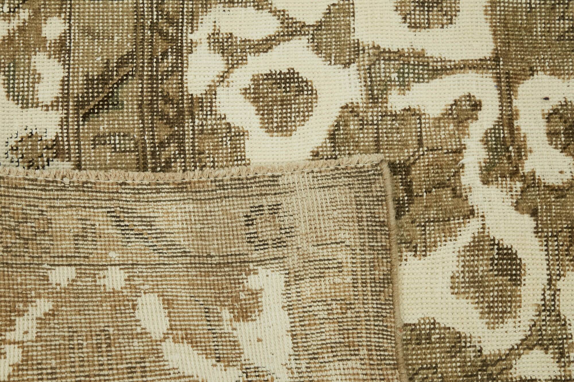 Hand-Knotted Persian Antique 1970s 298 cm x 398 cm Beige Wool Carpet