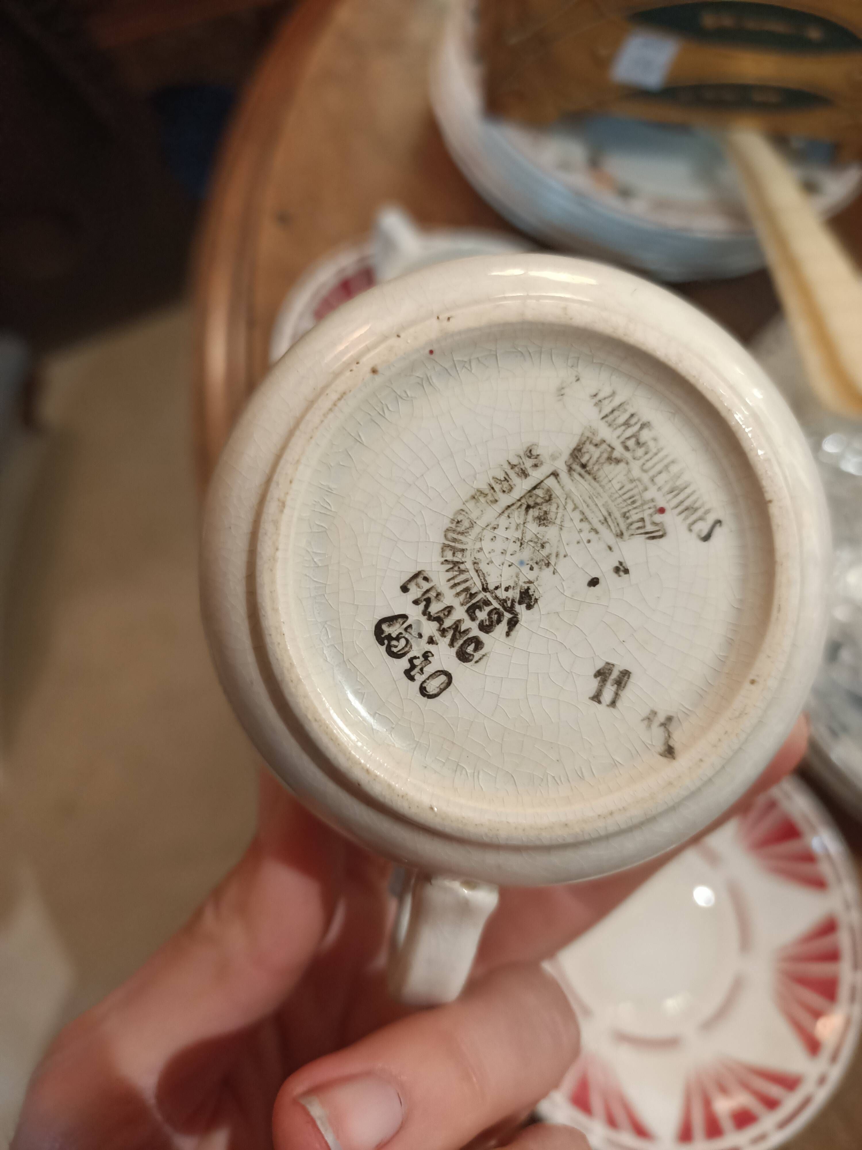 Lot de deux tasses avec soucoupes