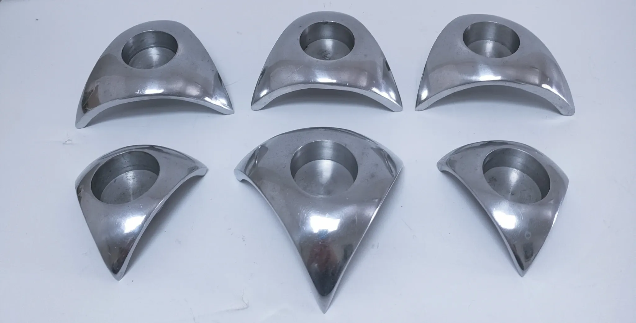 six bougeoirs tripodes aluminium design 90