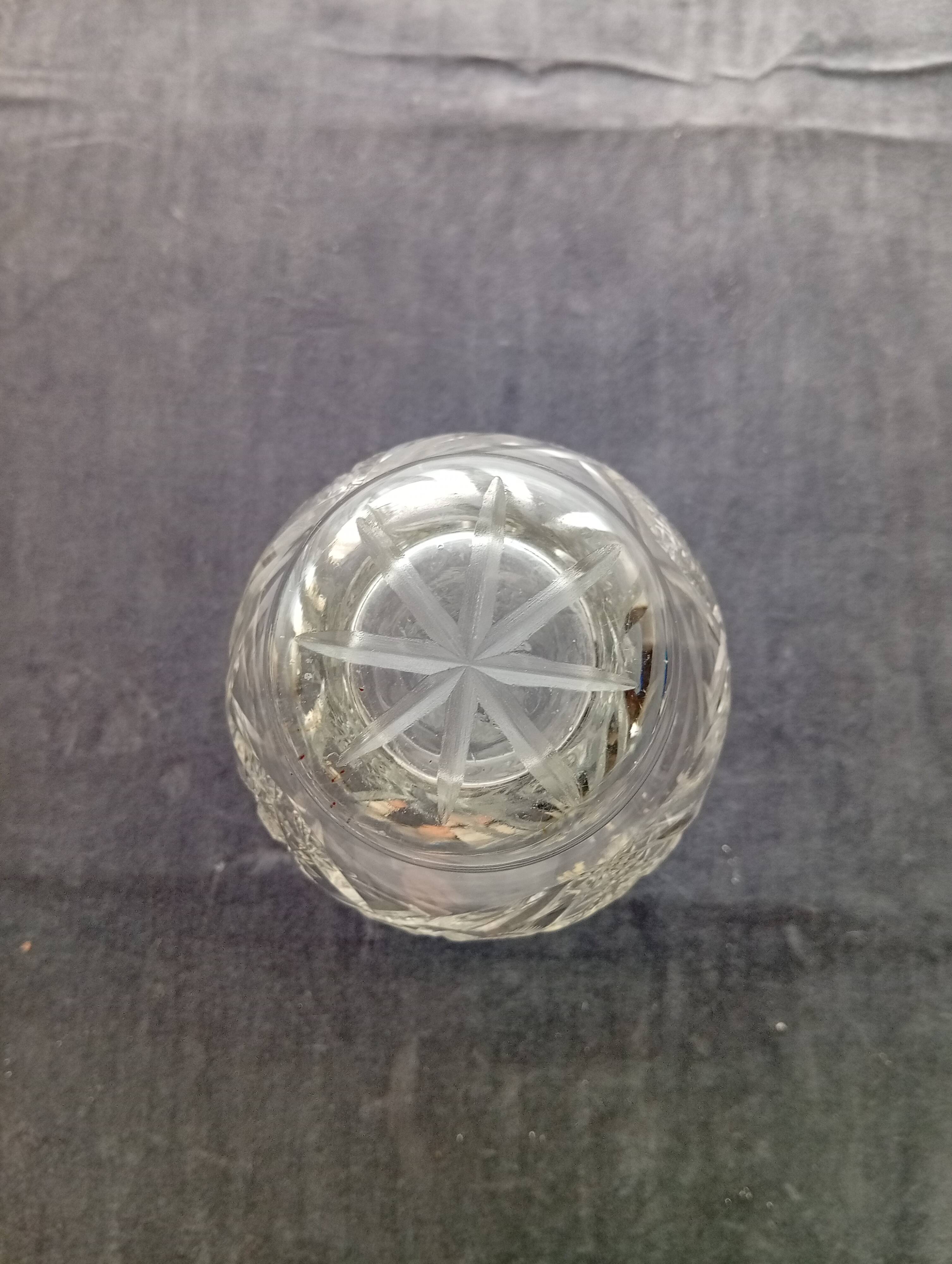 Crystal carafe from Zawiercie and its stopper.