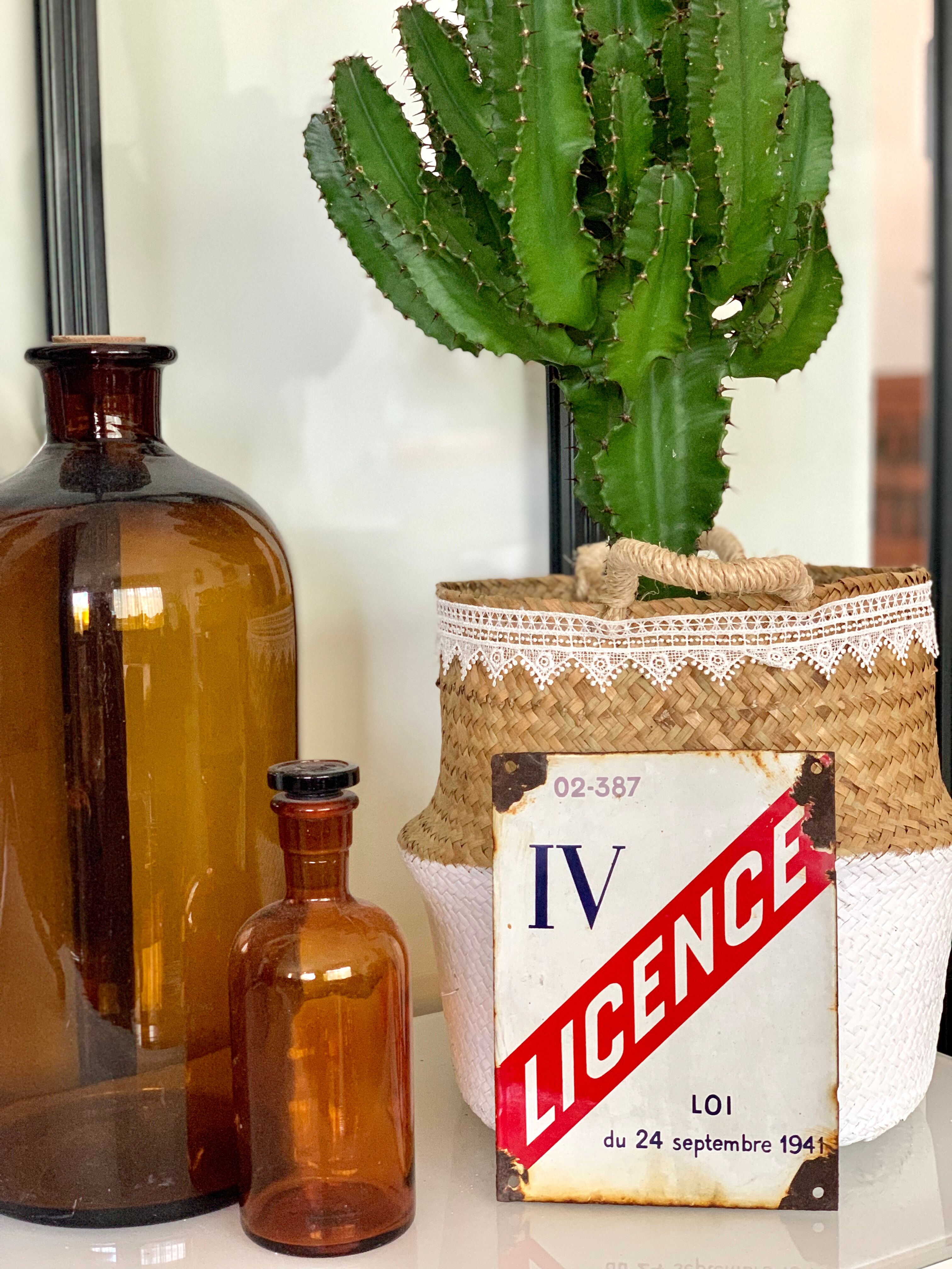 Old enamelled plate license IV