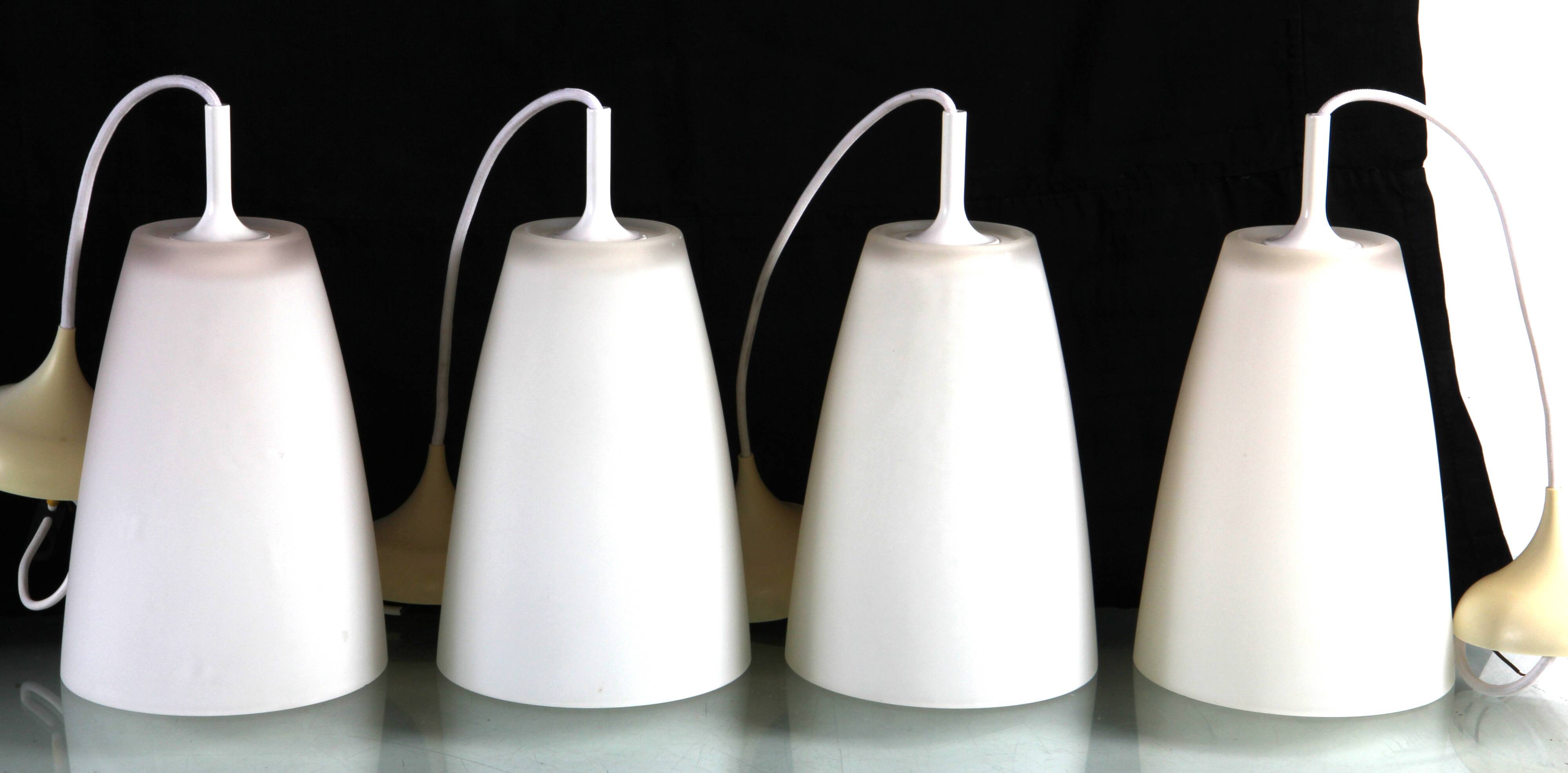 Suspensions Opaline , lot de quatre
