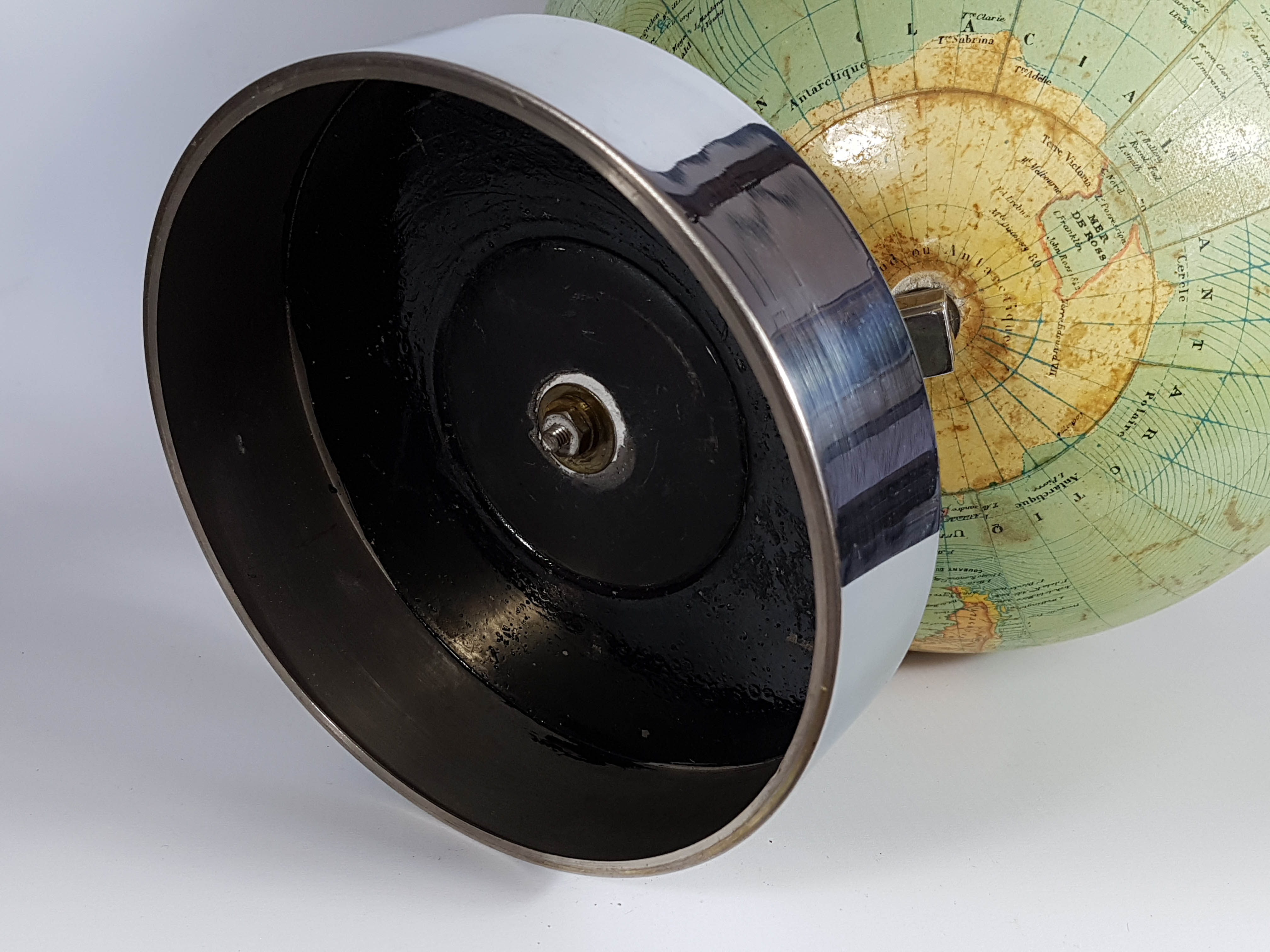 Globe terrestre Bertaux Editeur, 1930/1950