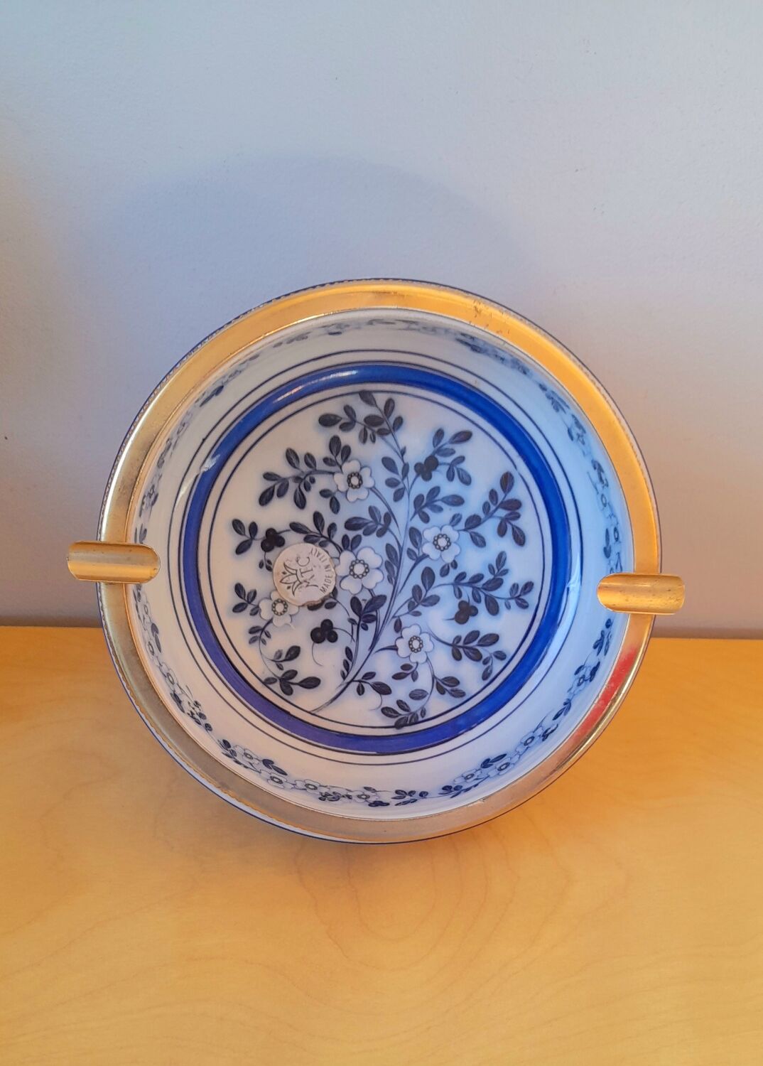 Porcelain and brass empty pocket