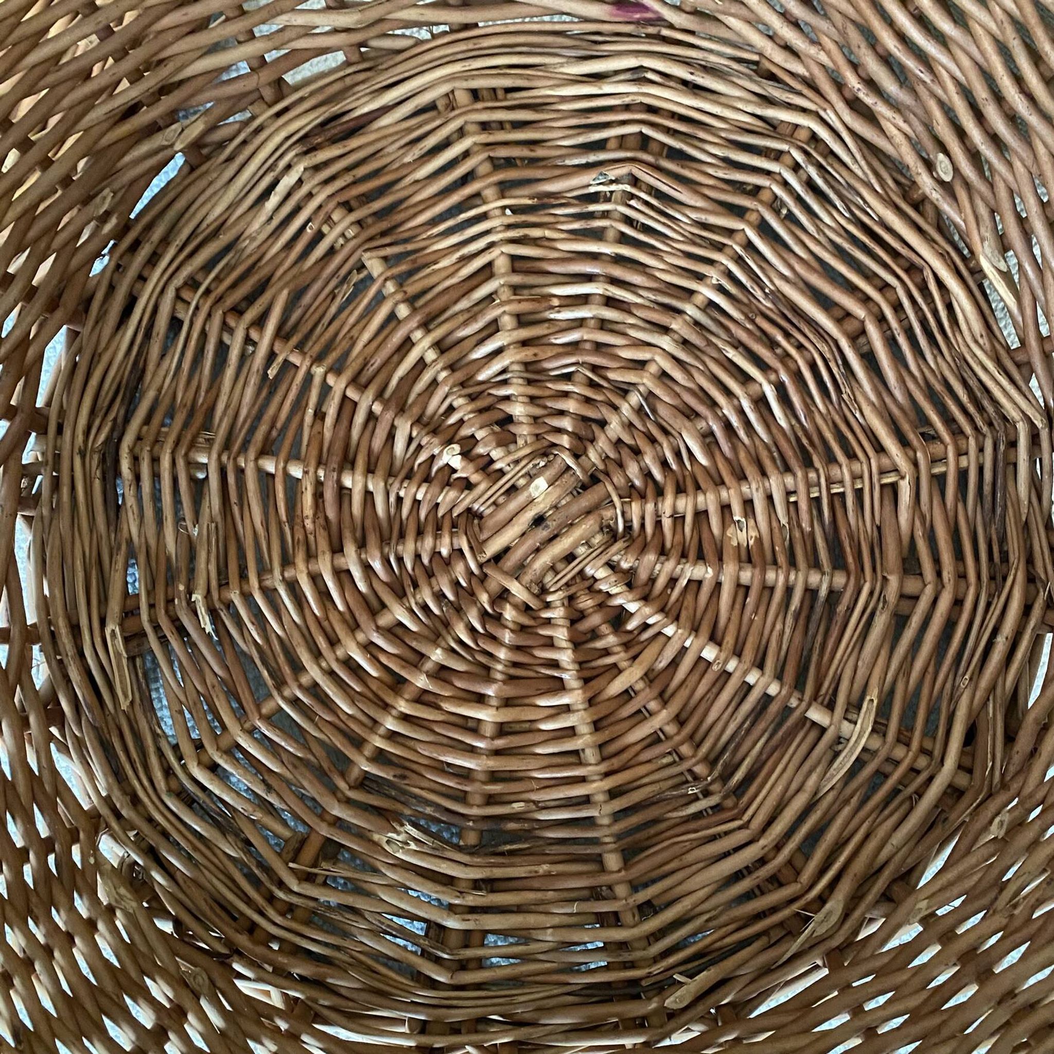 Rattan storage pouffe from the 60s-70s.