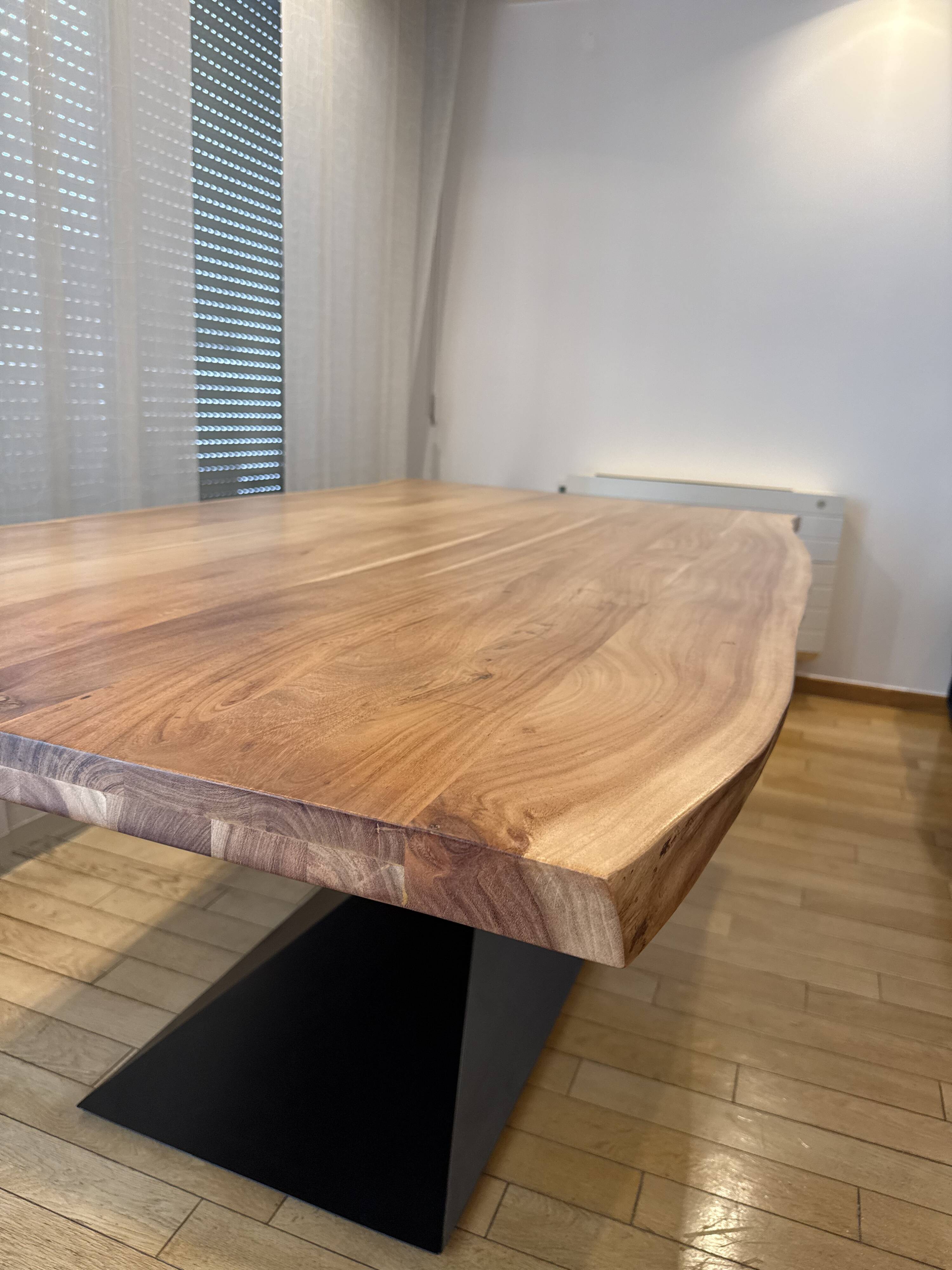 Suspended dining table in acacia wood and metal Coco
