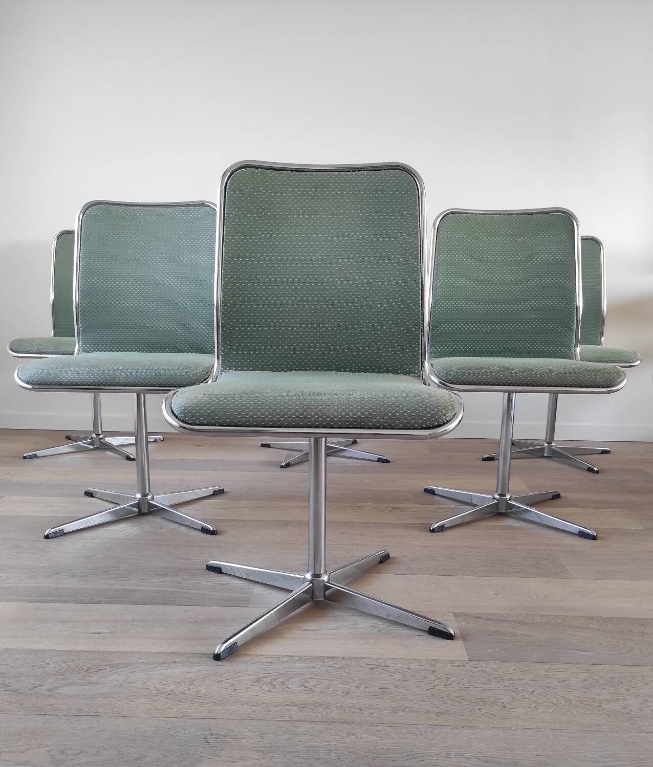 Suite de 6 chaises pivotantes Roche Bobois, 70's