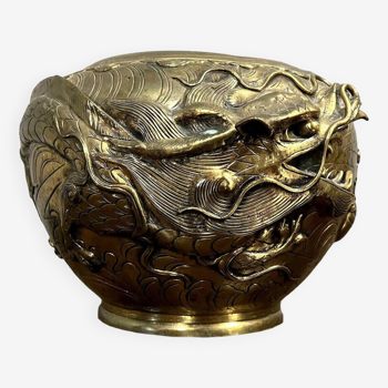 Asie XIXeme : cache pot en bronze doré et ciselé vers 1880