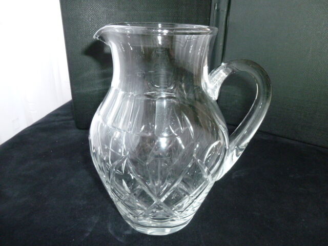 Carafe unsigned cut crystal water jug