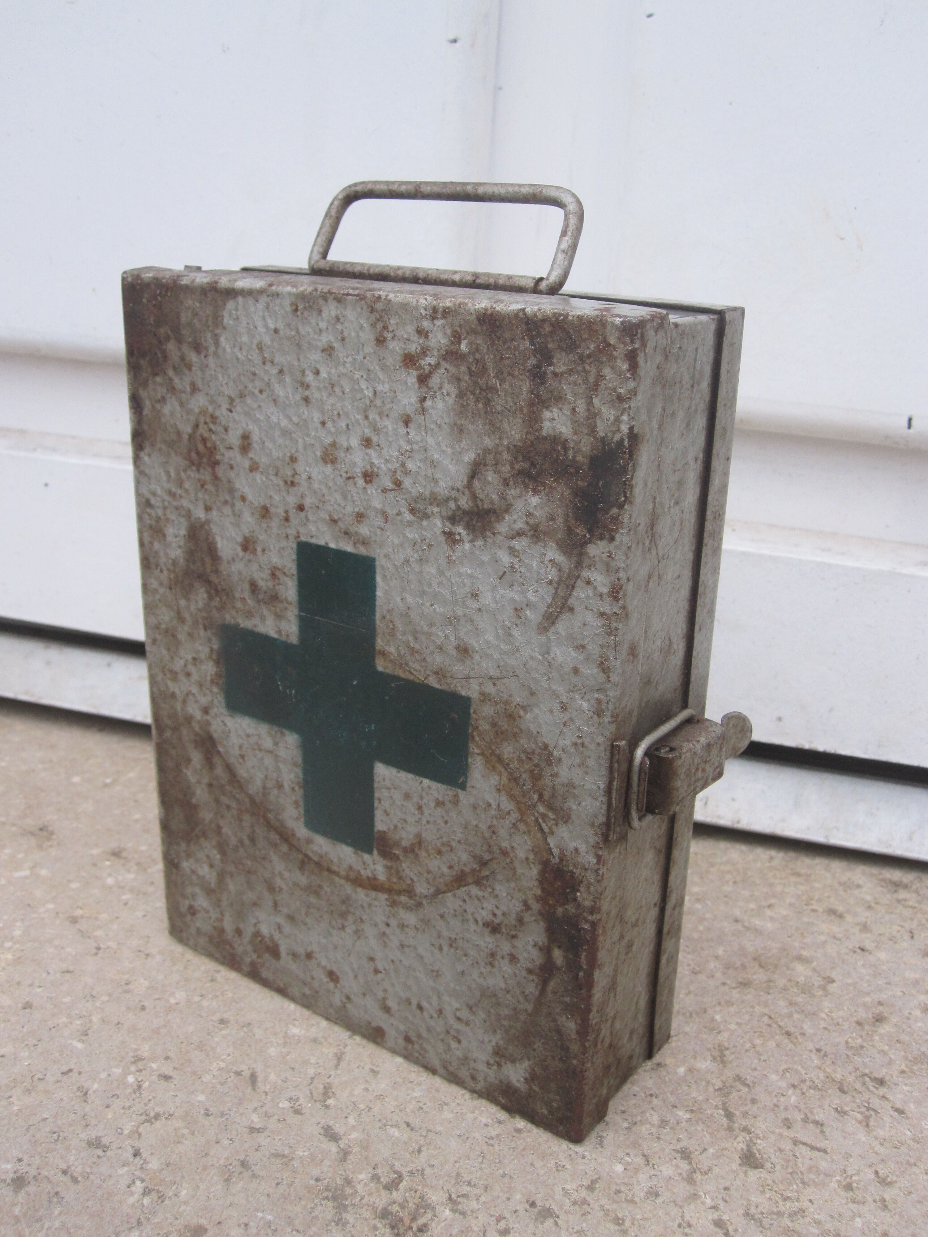 Emergency pharmacy 1940 box
